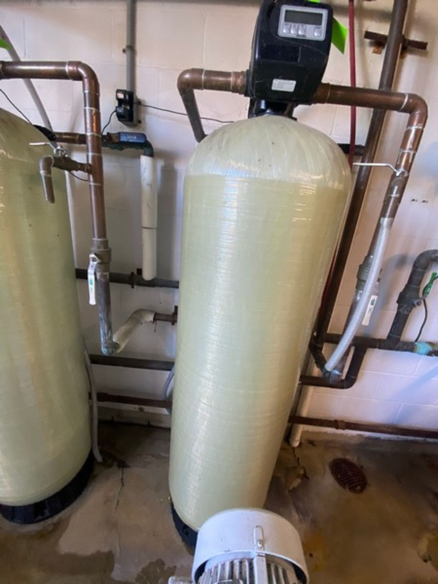 (2) Vertical Water Softener Tanks (LOCATED IN FREDERICK, MD) - Bild 3 aus 5