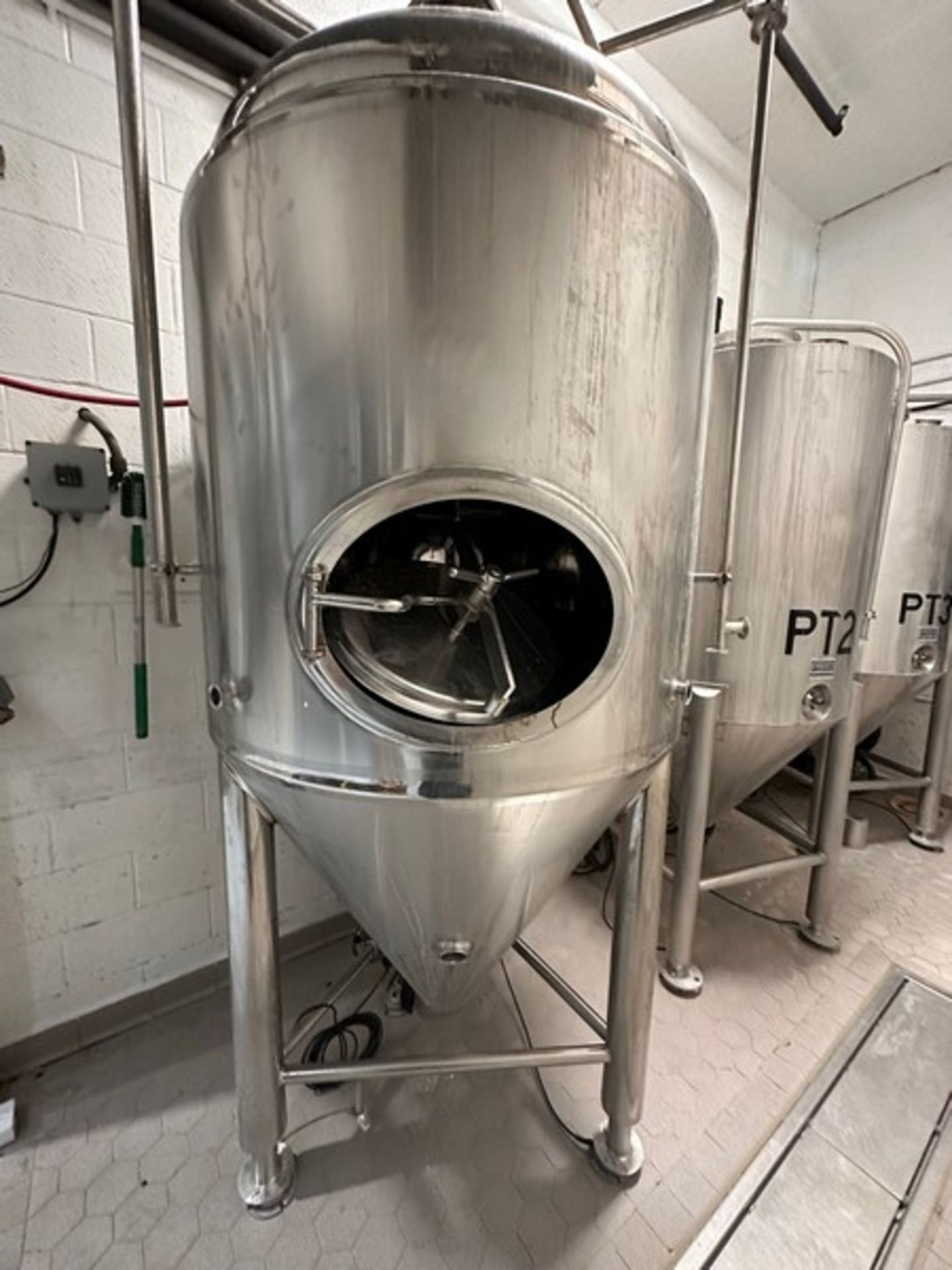 300 gallon 304 Stainless Steel Cone Bottom Fermenter. Manufactured by Apex Brewing Supply. Built - Image 9 of 9