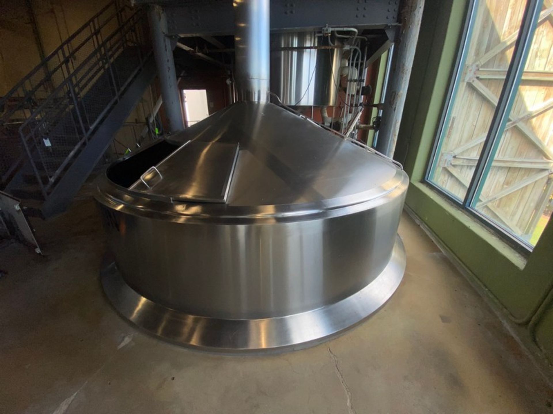 50 BBL (2,200 GAL.) S/S Vertical Lauter Tank, with Bottom Mounted S/S Agitation, & S/S Duct (LOCATE