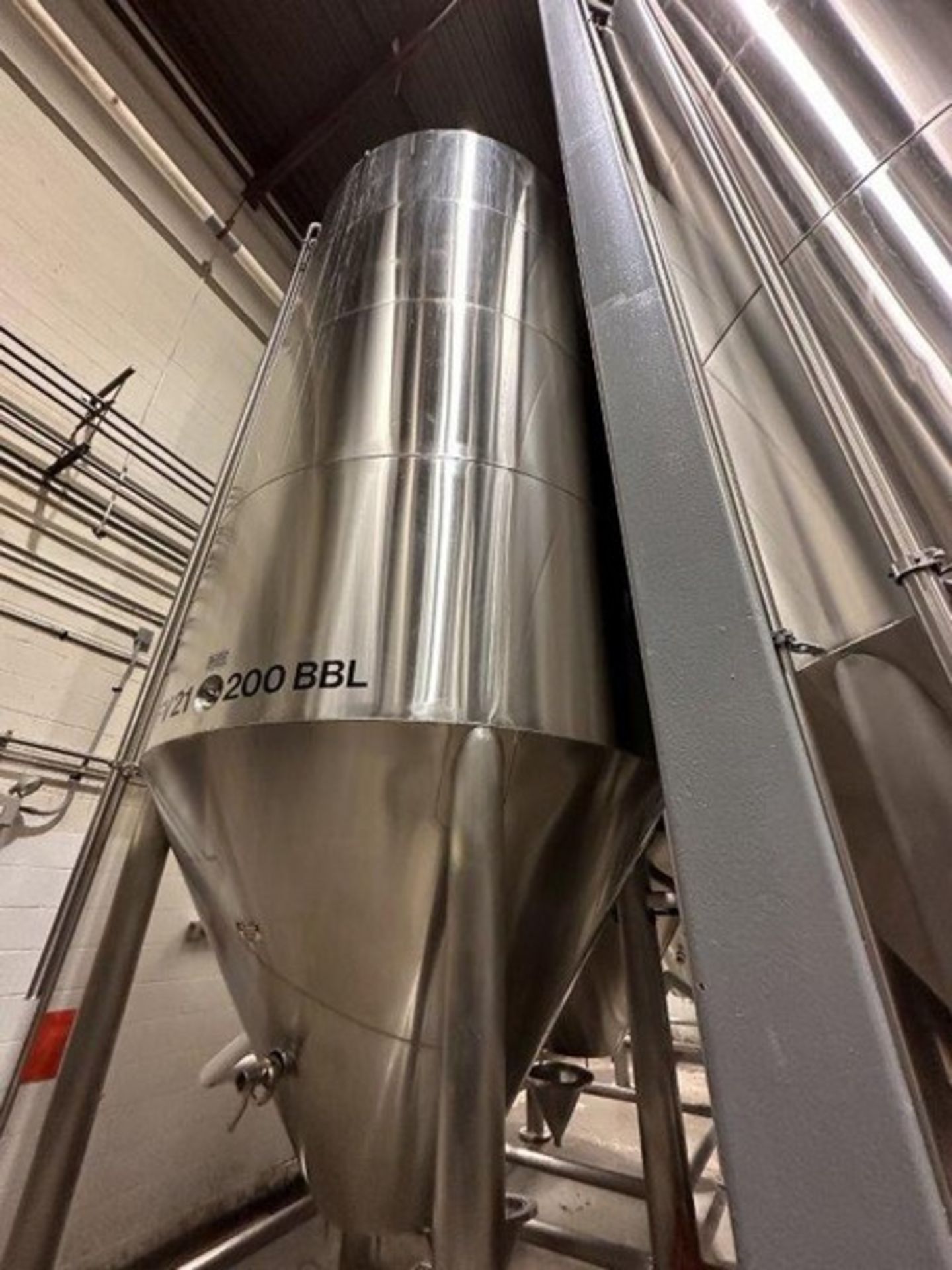 200BBL (7991 gallon) Vertical Cone Bottom 304 Stainless Steel Jacketed Vessel. Manufactured by JV No - Bild 3 aus 8