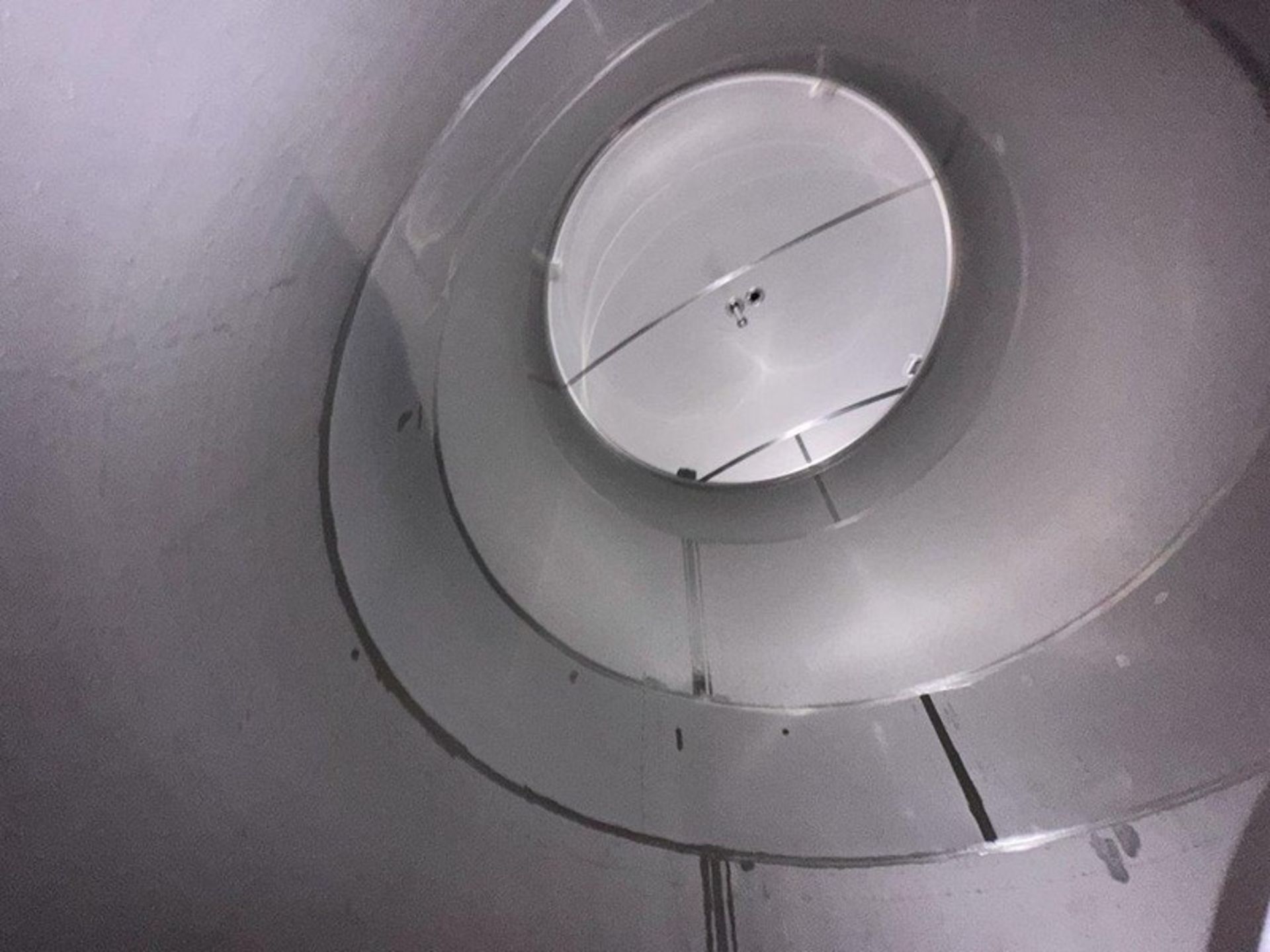 150 BBL (4650 Gallon) Vertical Cone Bottom 304 Stainless Steel Jacketed Vessel. Manufactured by Sant - Bild 8 aus 9