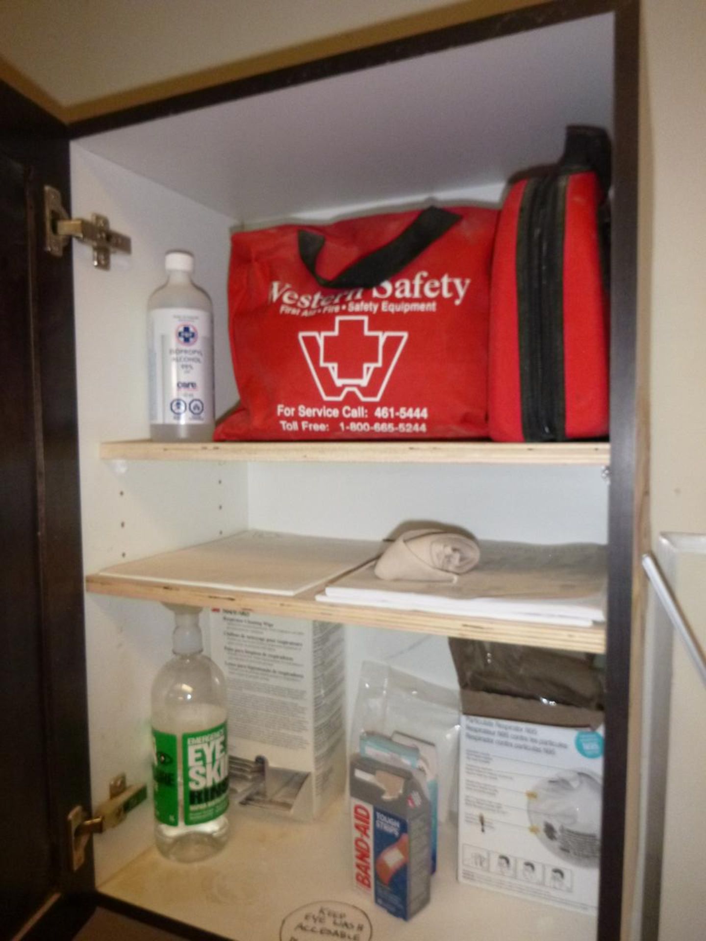 First aid cabinet and contents - Image 2 of 2