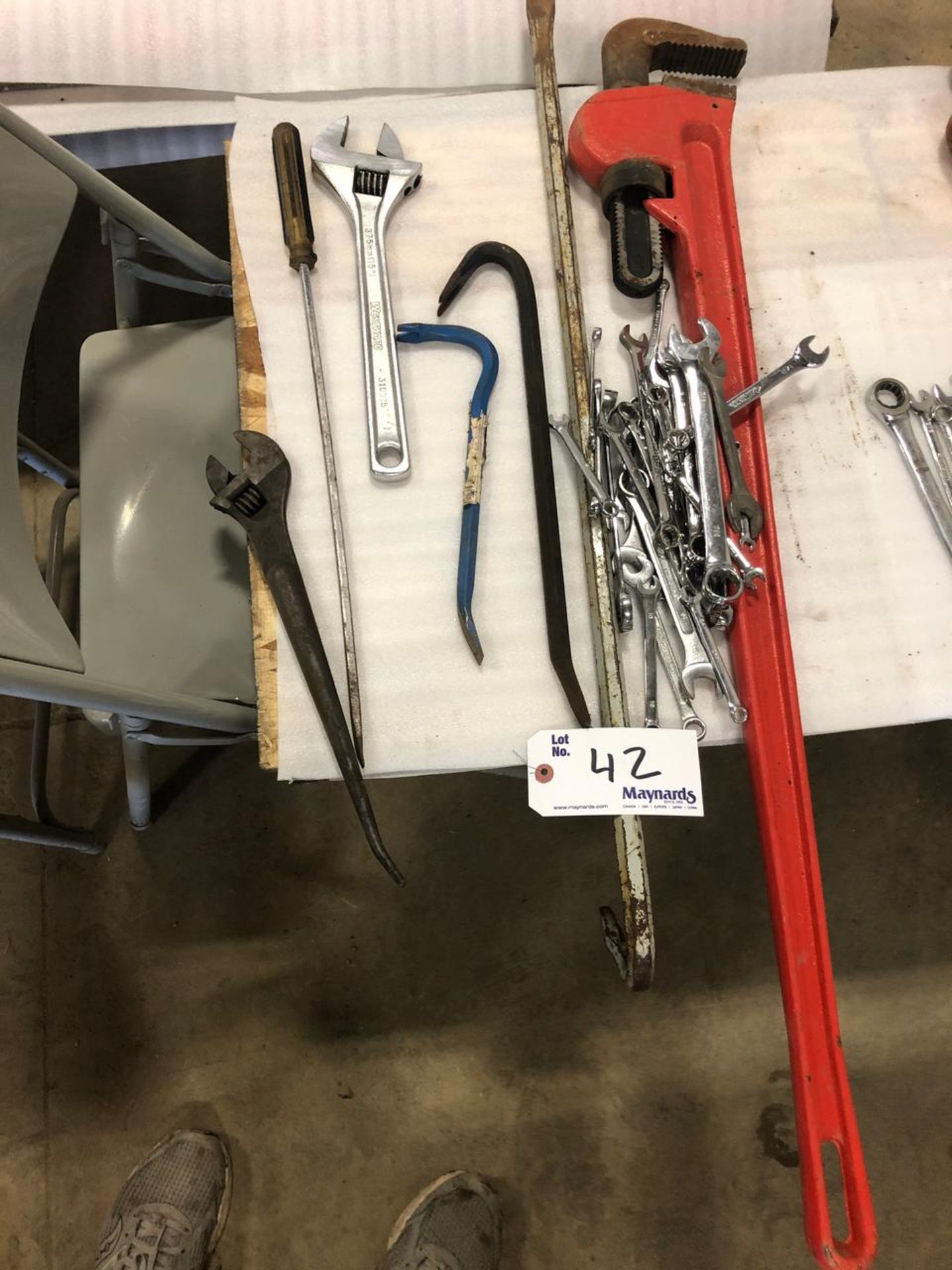 Large 4' Pipe Wrench