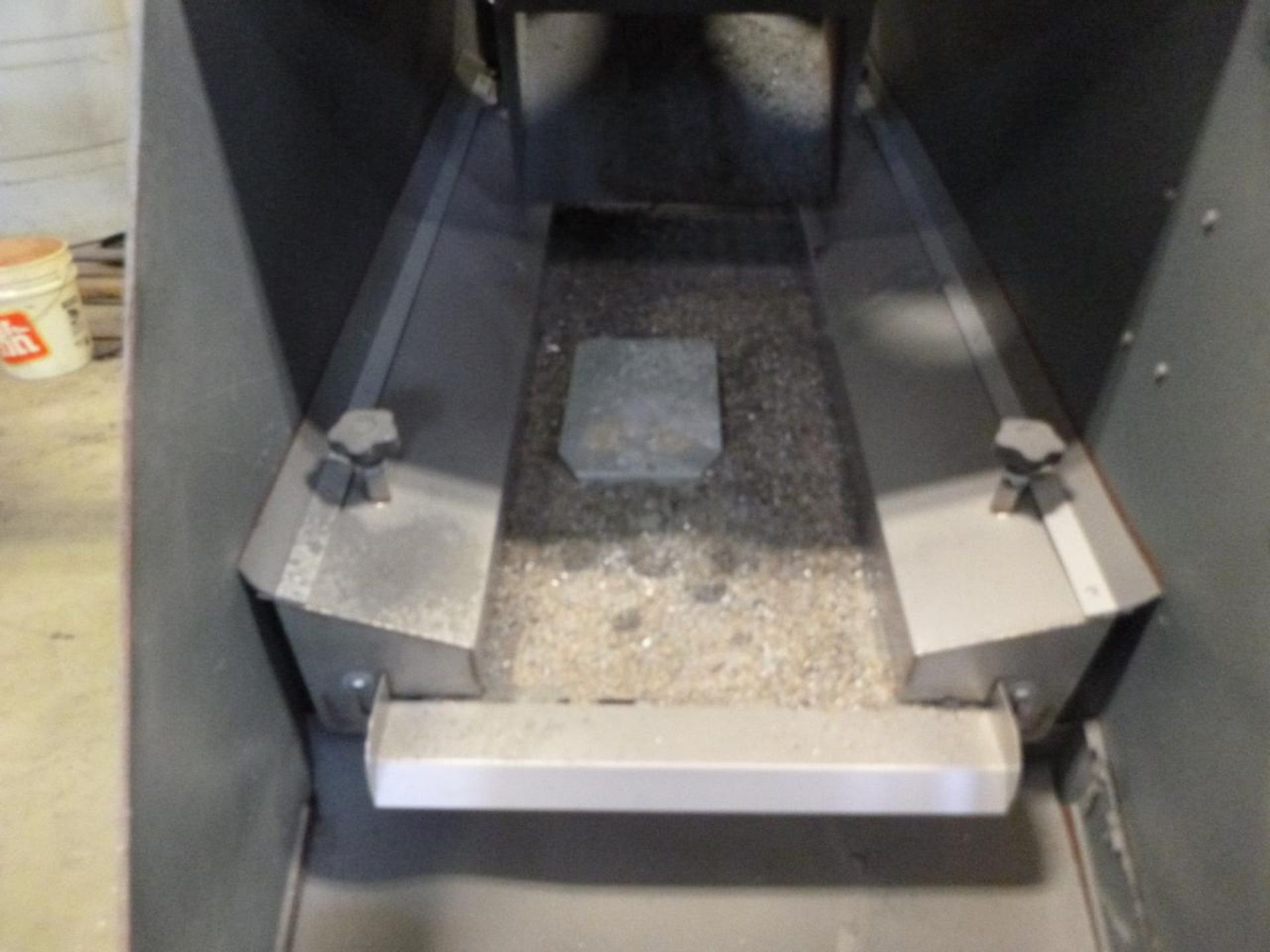 Vibratory feeder system - Image 3 of 3