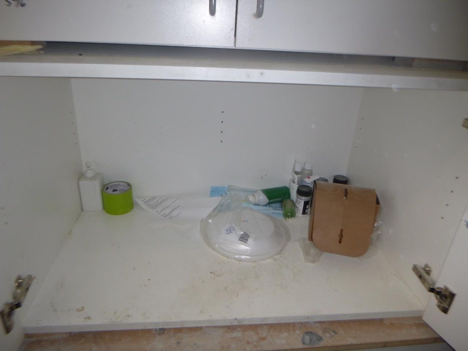 Lot of marked cabinets with painting suppleis - Image 5 of 5