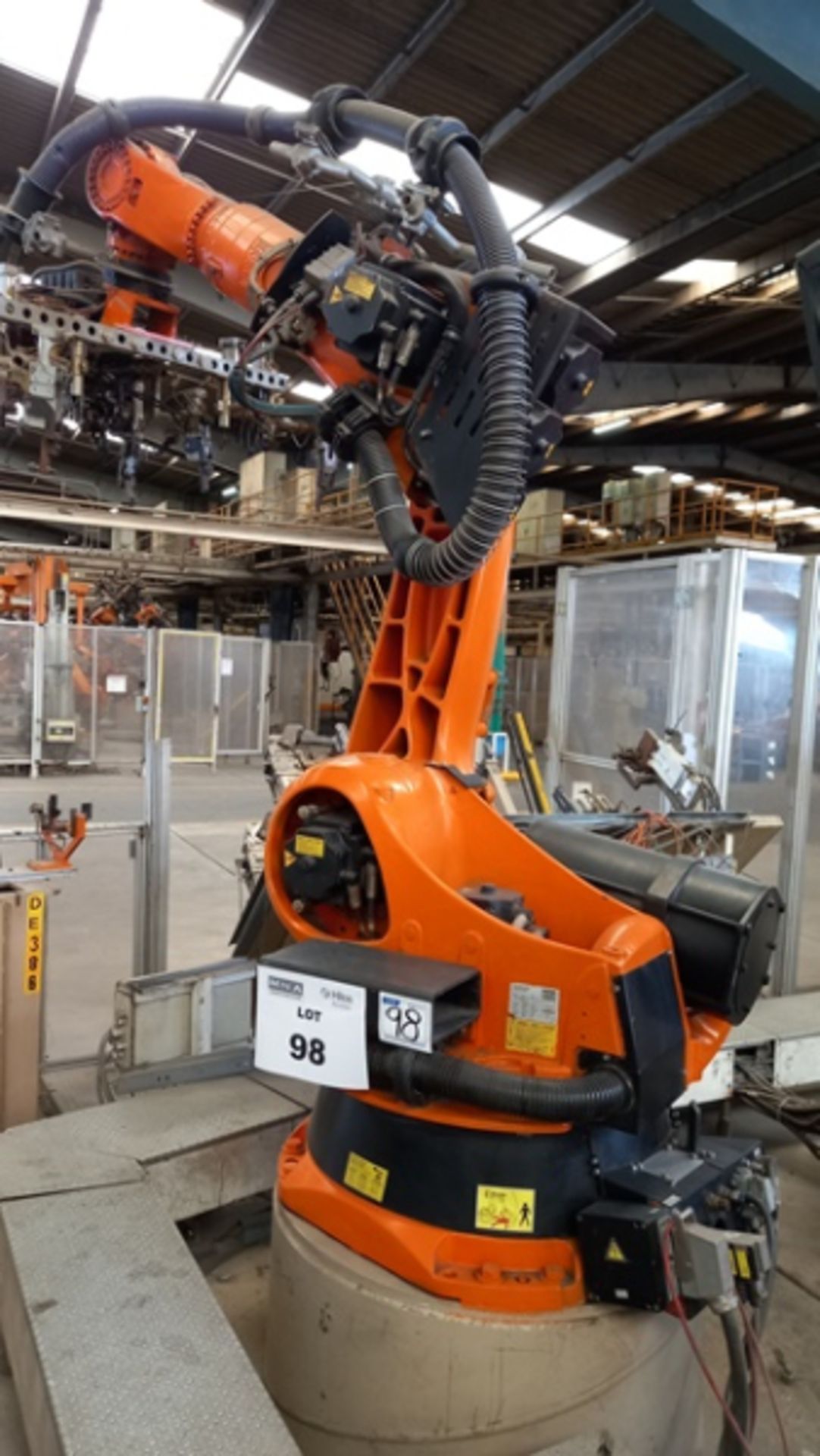 Kuka KR-180 Robot, Maximum Reach: 3,100 mm, Rated Payload: 180 Kg, with Robot Controller, New 2003