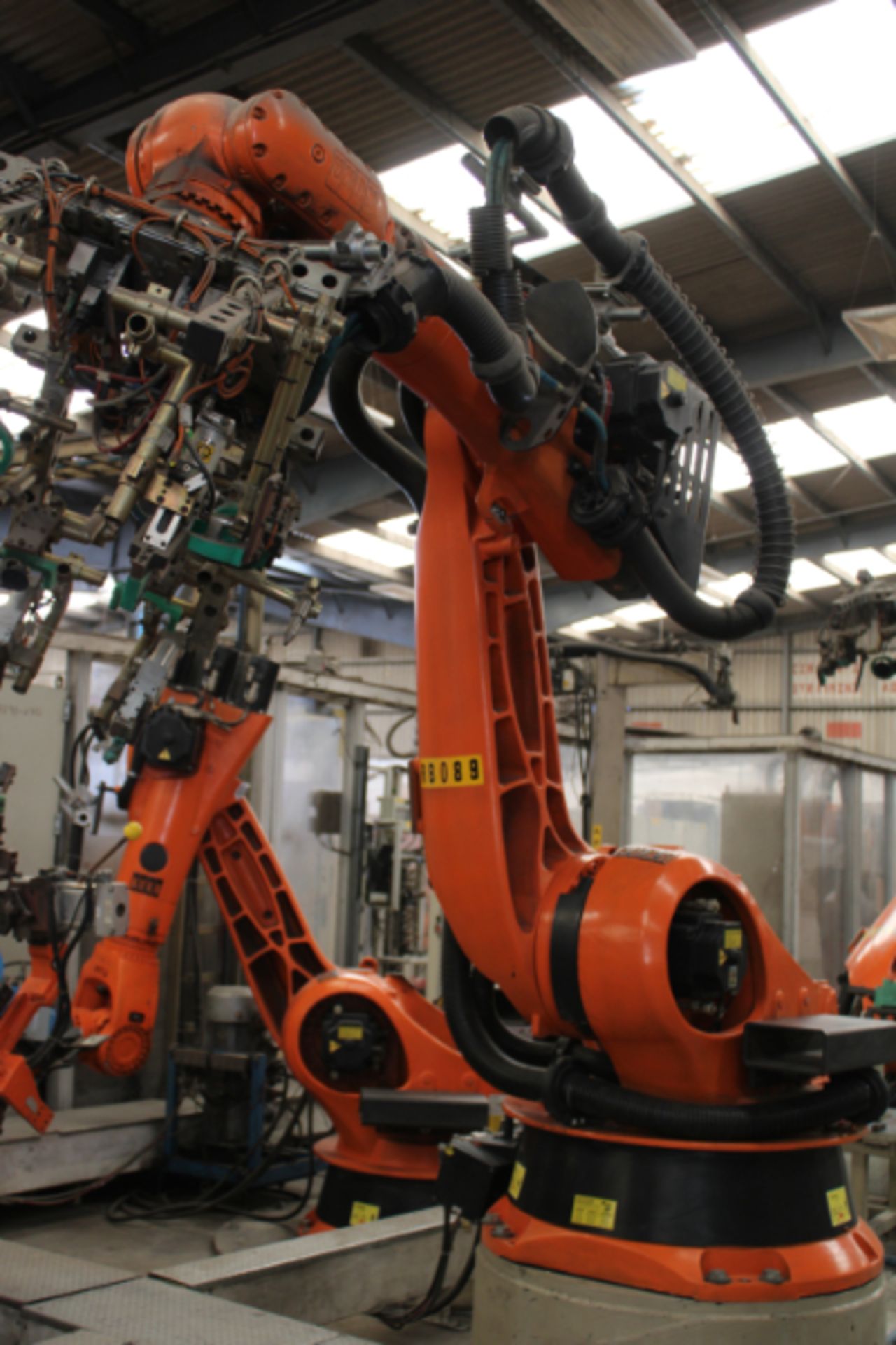 Kuka KR-150 Robot, Maximum Reach: 2,700 mm, Rated Payload: 150 Kg, with Robot Controller, New 2003