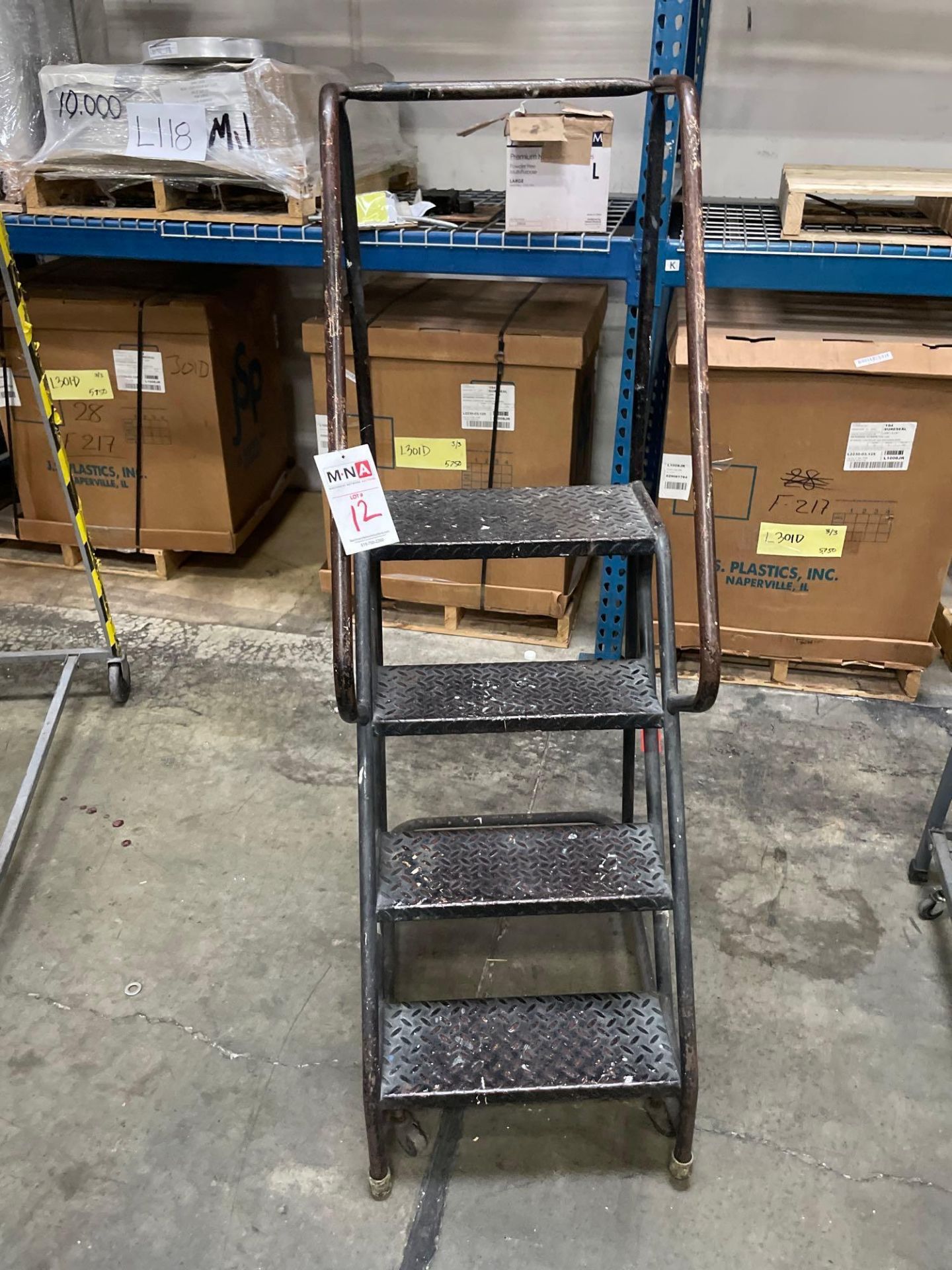 4 Step Rolling Warehouse Ladder - Image 4 of 5