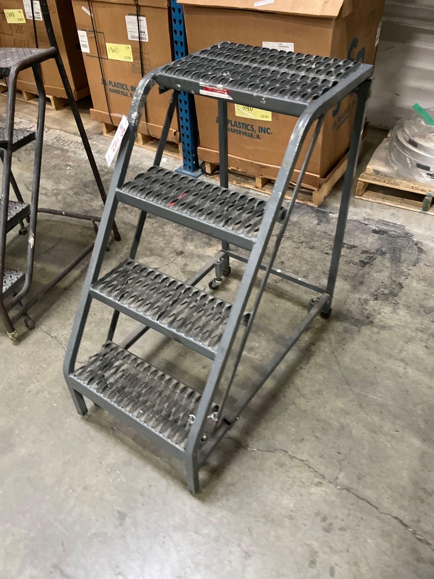 4 Step Rolling Warehouse Ladder - Image 3 of 4