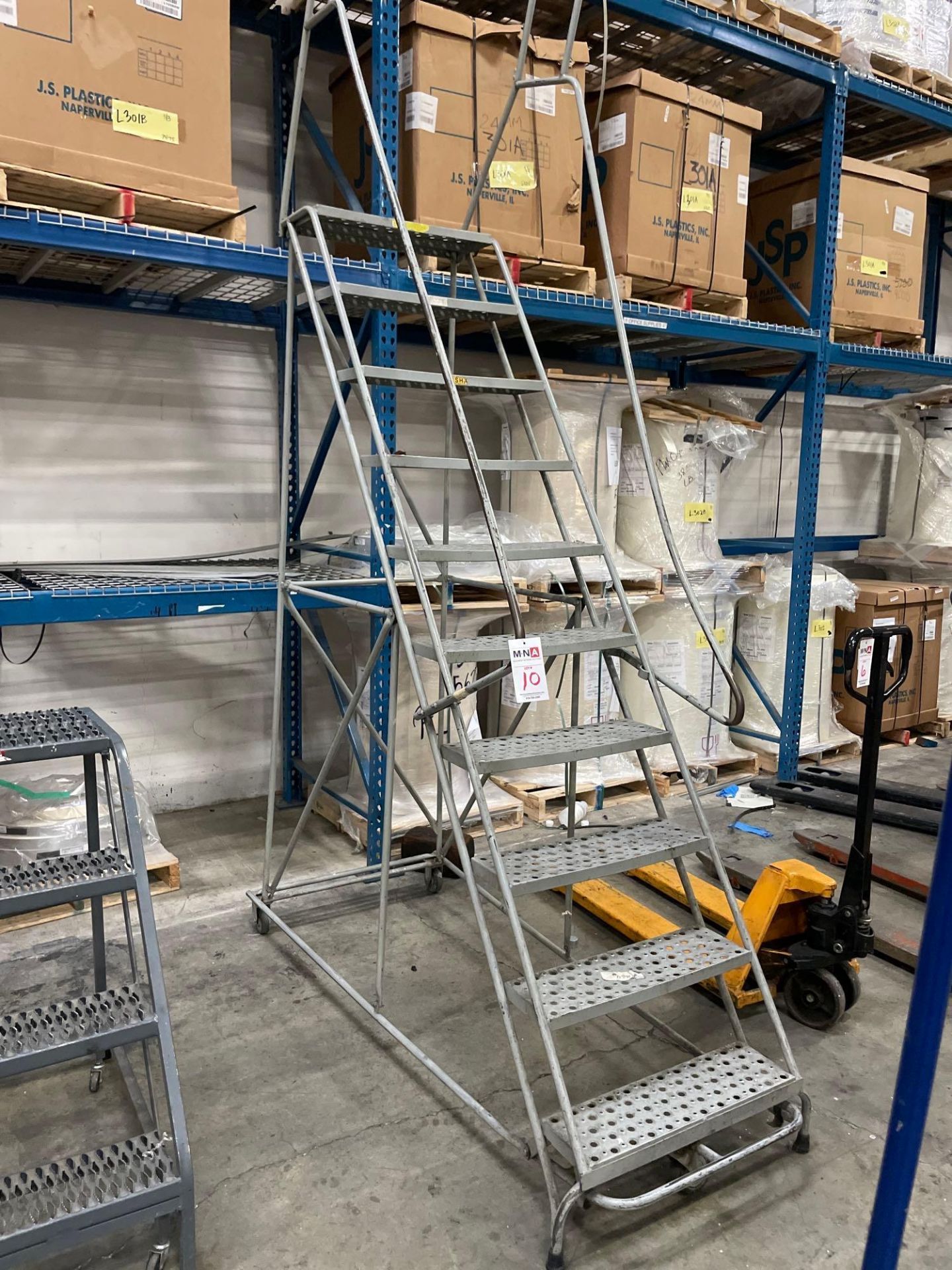 10 Step Rolling Warehouse Ladder - Image 2 of 4