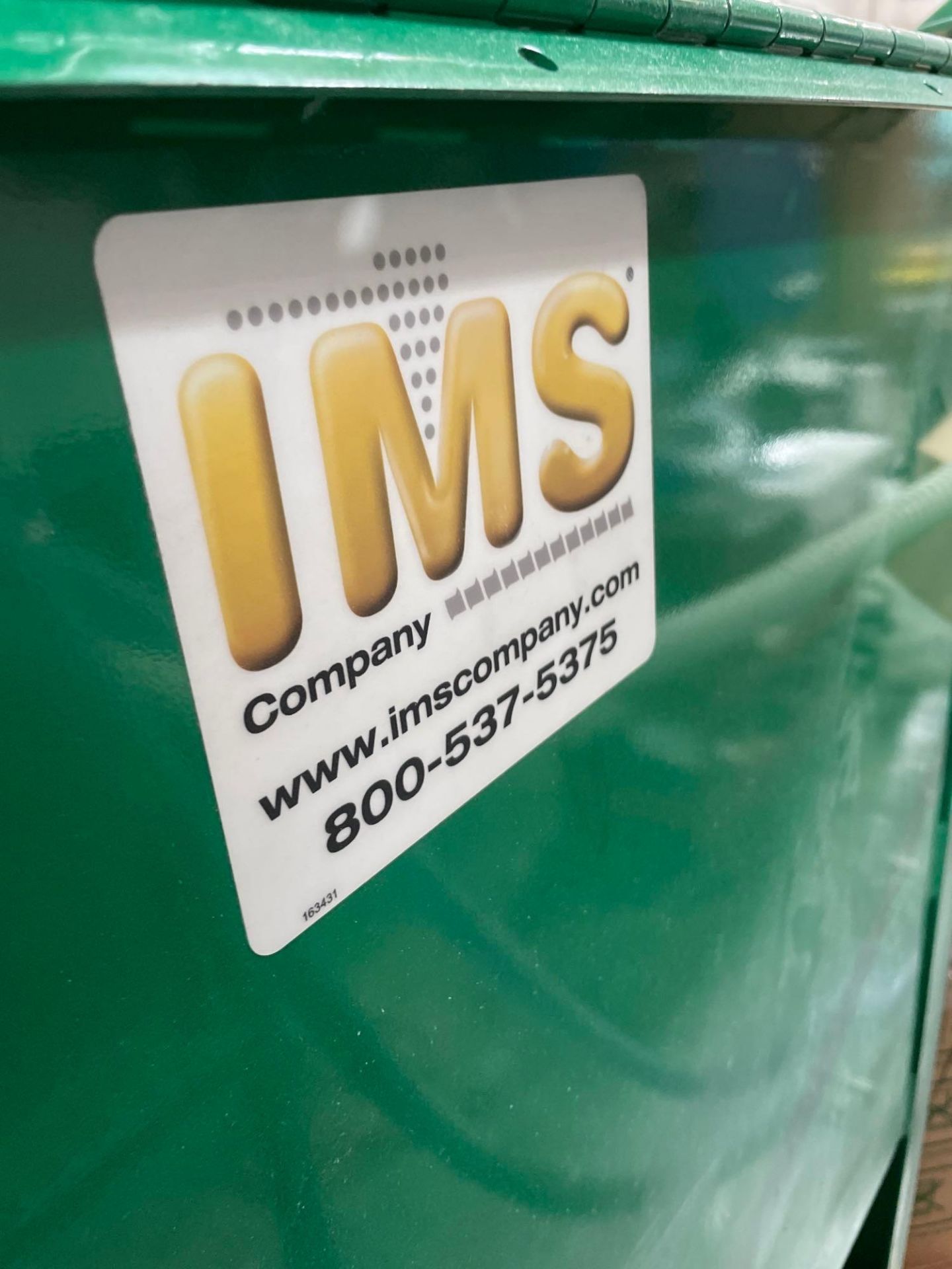 IMS Surge Bin Capacity: 1050lbs 30 Cubic FT with 2 Piece Hinge Cover - Image 6 of 7