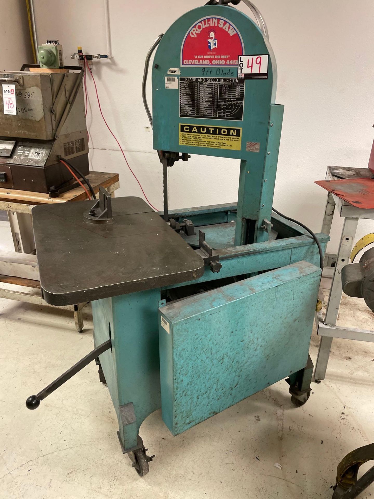 Roll In Vertical Band Saw with 9' Blade and 30"x18.5" Table - Image 8 of 9