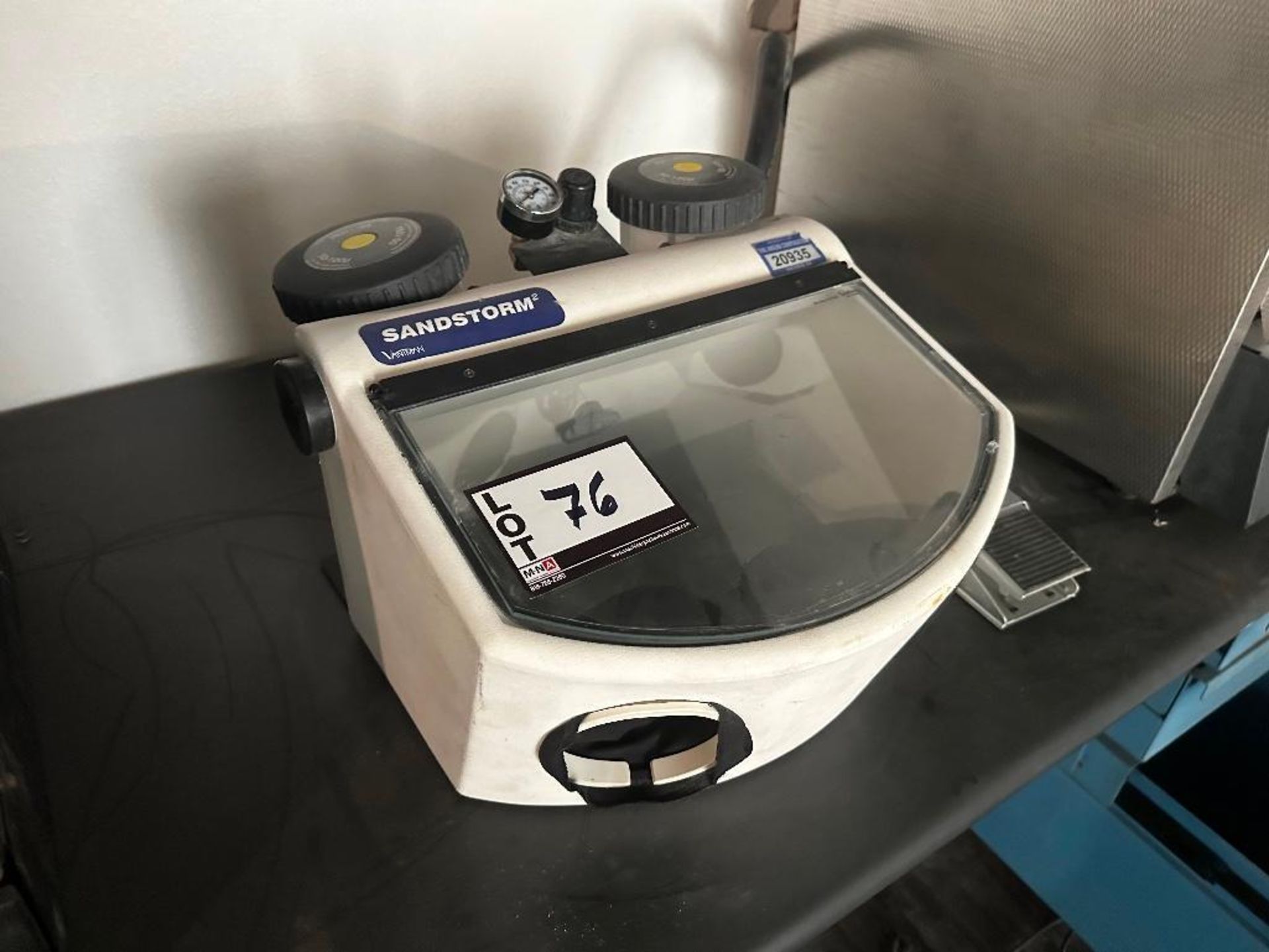 Vaniman Sandstorm 115 Vac Dental Sandblaster with Media Hopper - Image 6 of 6