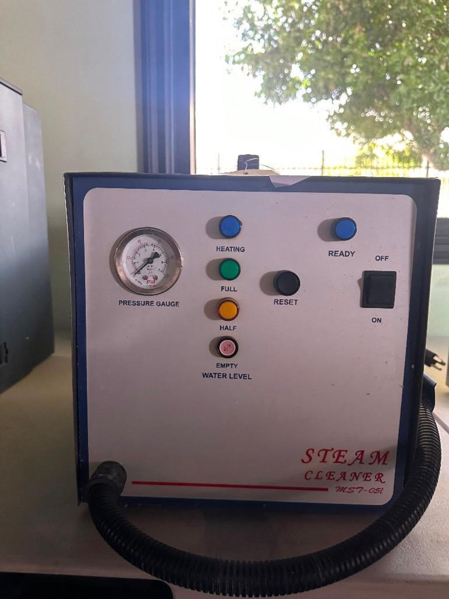 5-Liter Steam Cleaner MST-05L - Image 3 of 6