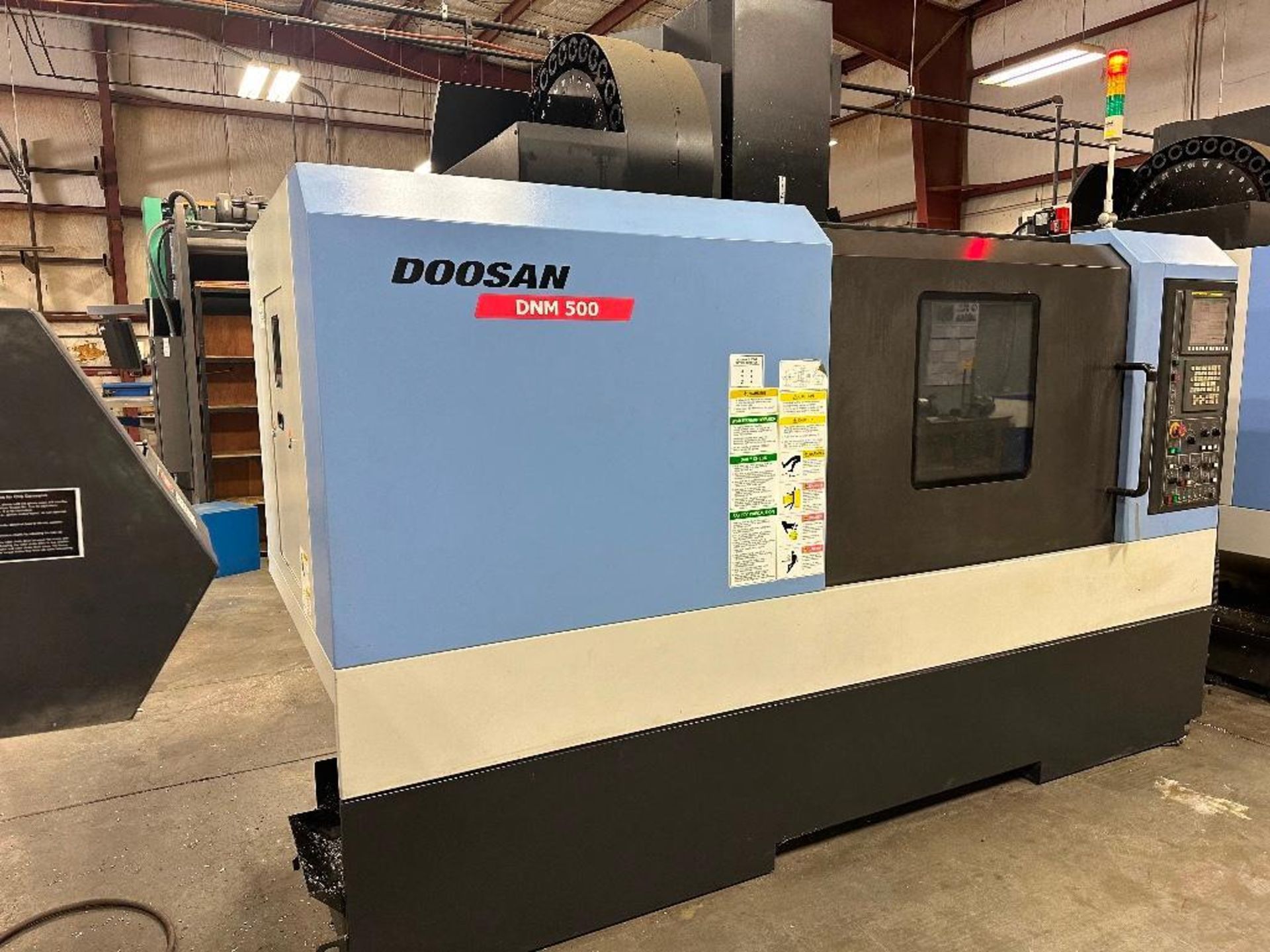 Doosan DNM500, Doosan Fanuc i Control, 40" x 21" x 20" Trvls., 30 ATC, 8K RPM, BT-40, New 2011 - Image 2 of 14