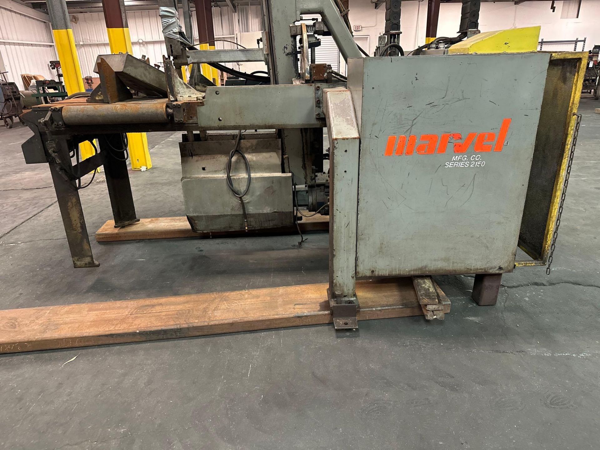 Marvel Series 2150A-PC60 Tilt Frame Vertical Band Saw, 2’ x 7’ Conveyor *Located in Redlands, CA* - Image 7 of 25