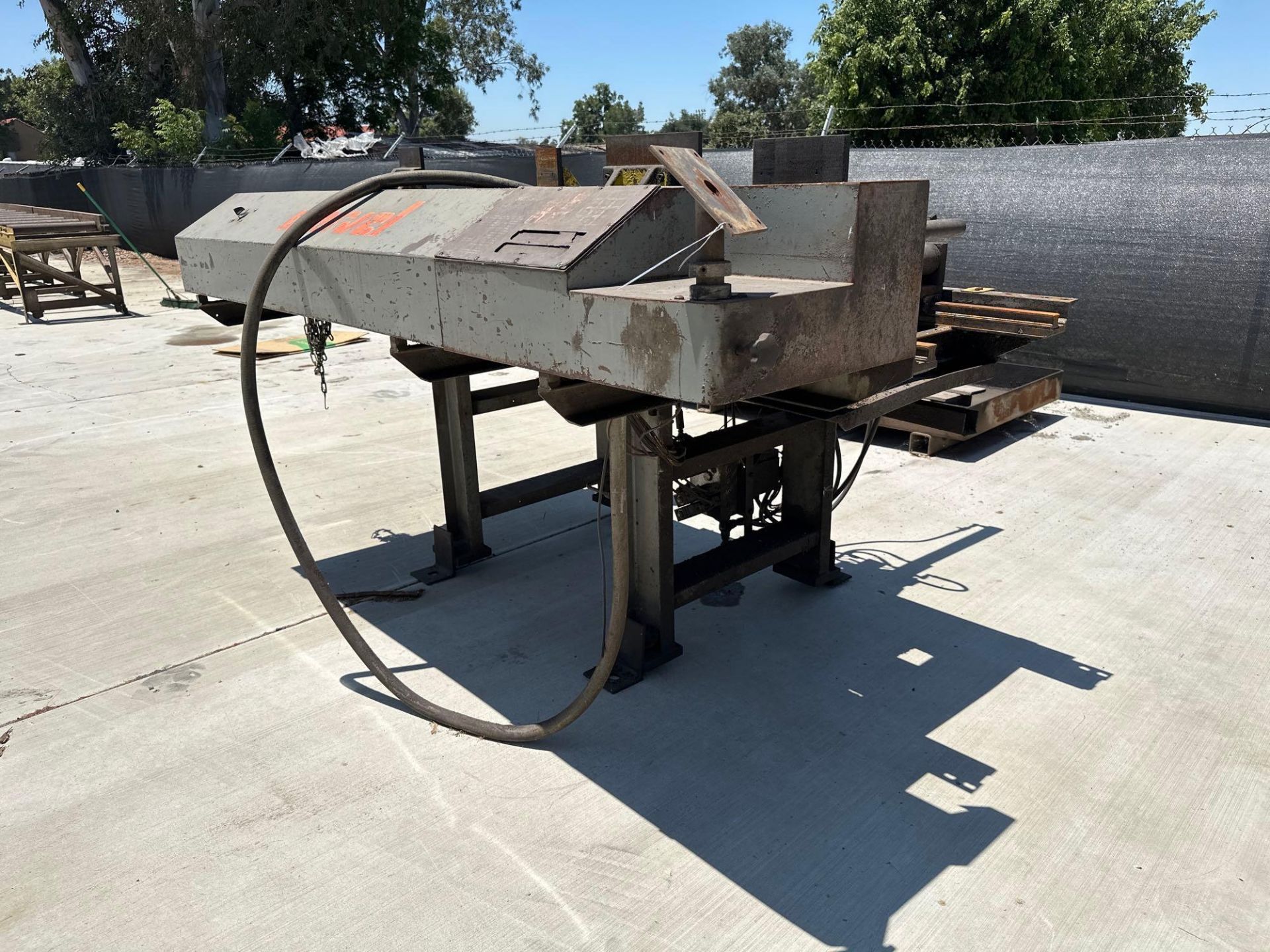 Marvel Series 2150A-PC60 Tilt Frame Vertical Band Saw, 2’ x 7’ Conveyor *Located in Redlands, CA* - Image 19 of 25