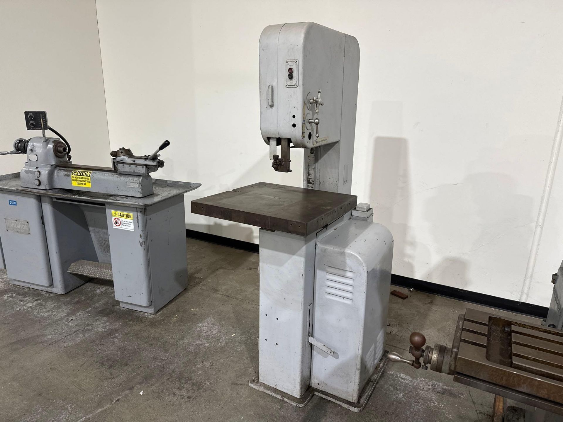 Vertical Band Saw - Image 3 of 5