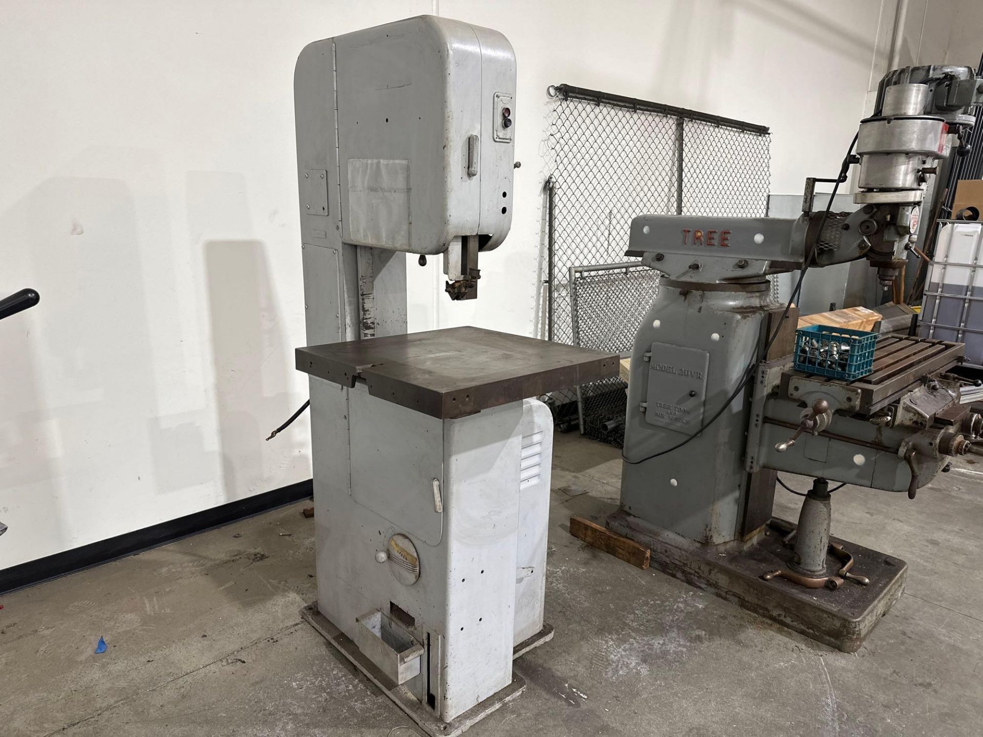 Vertical Band Saw - Image 2 of 5