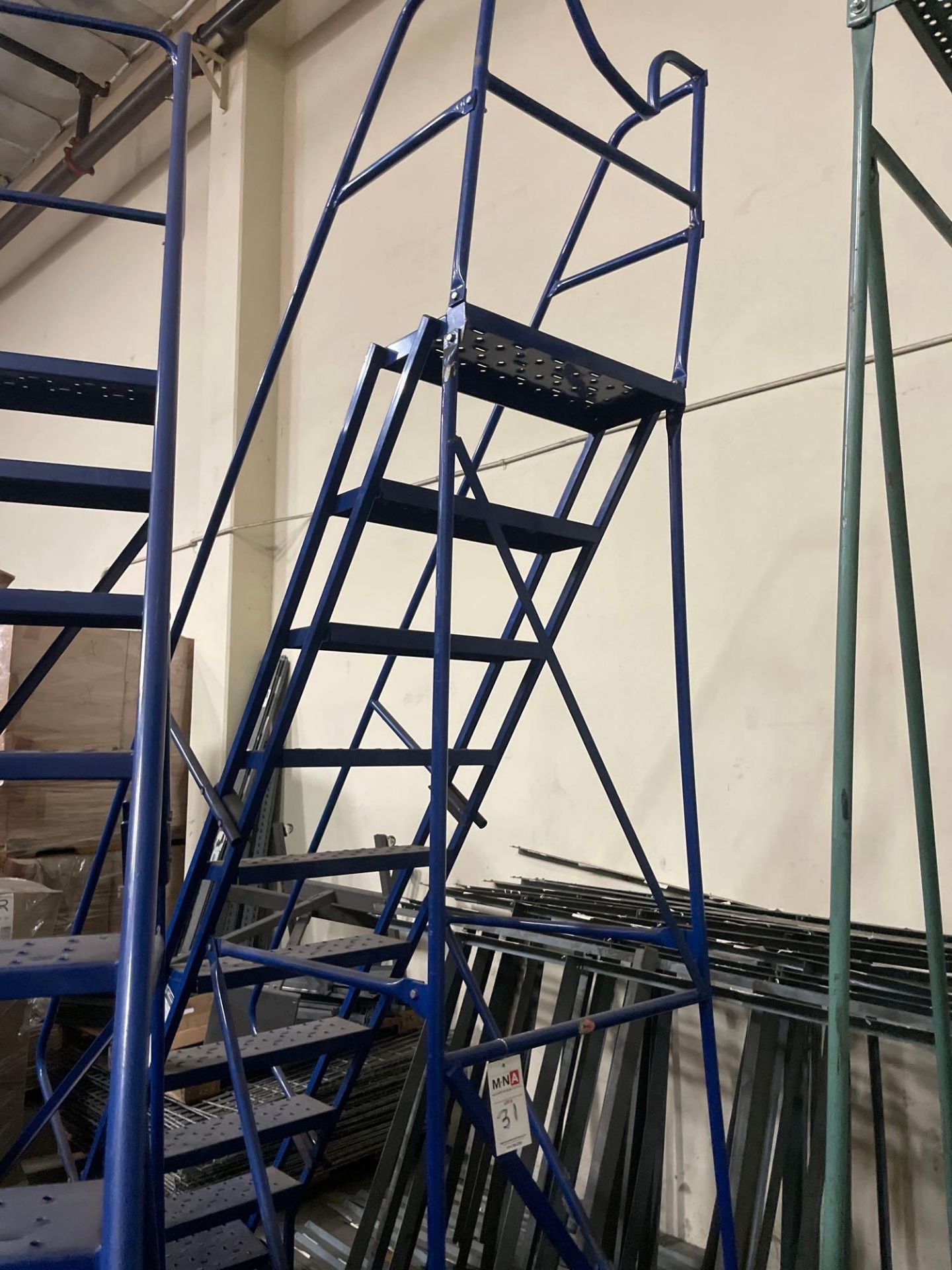 10 Step Ladder - Image 3 of 3