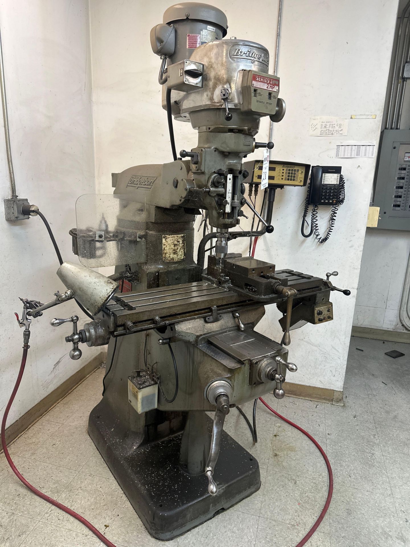 Bridgeport Series I, 2HP, Vertical Mill, s/n 230908, Includes: 6” Machine Vise - Bild 2 aus 8