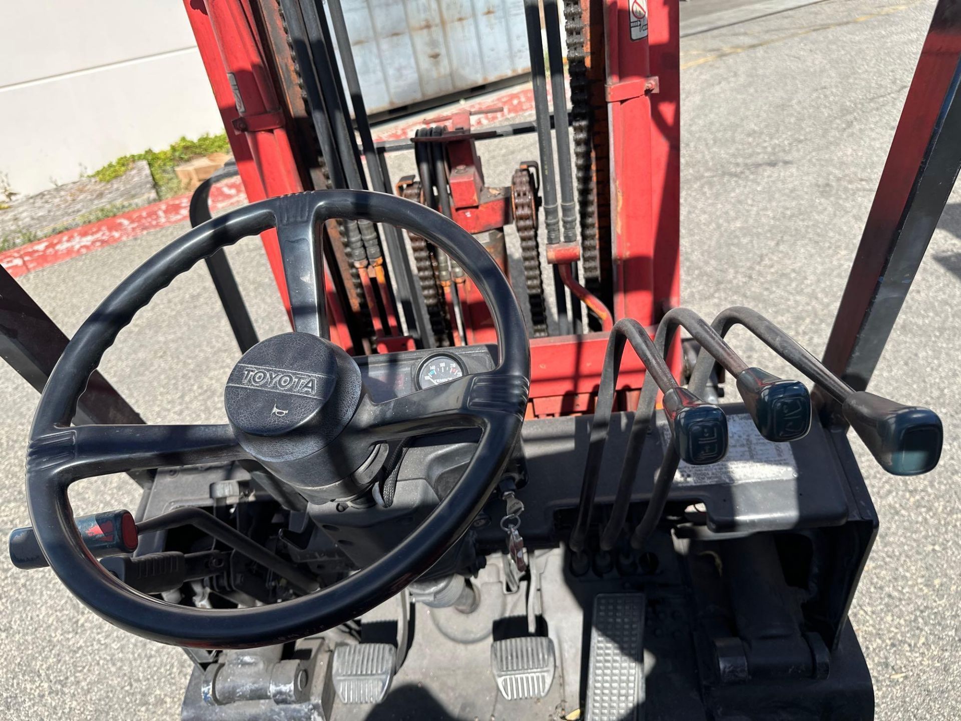 Toyota 5FGC20 LPG Forklift, 3750 Lbs. Cap., s/n 5FCG25-14717 - Image 5 of 7