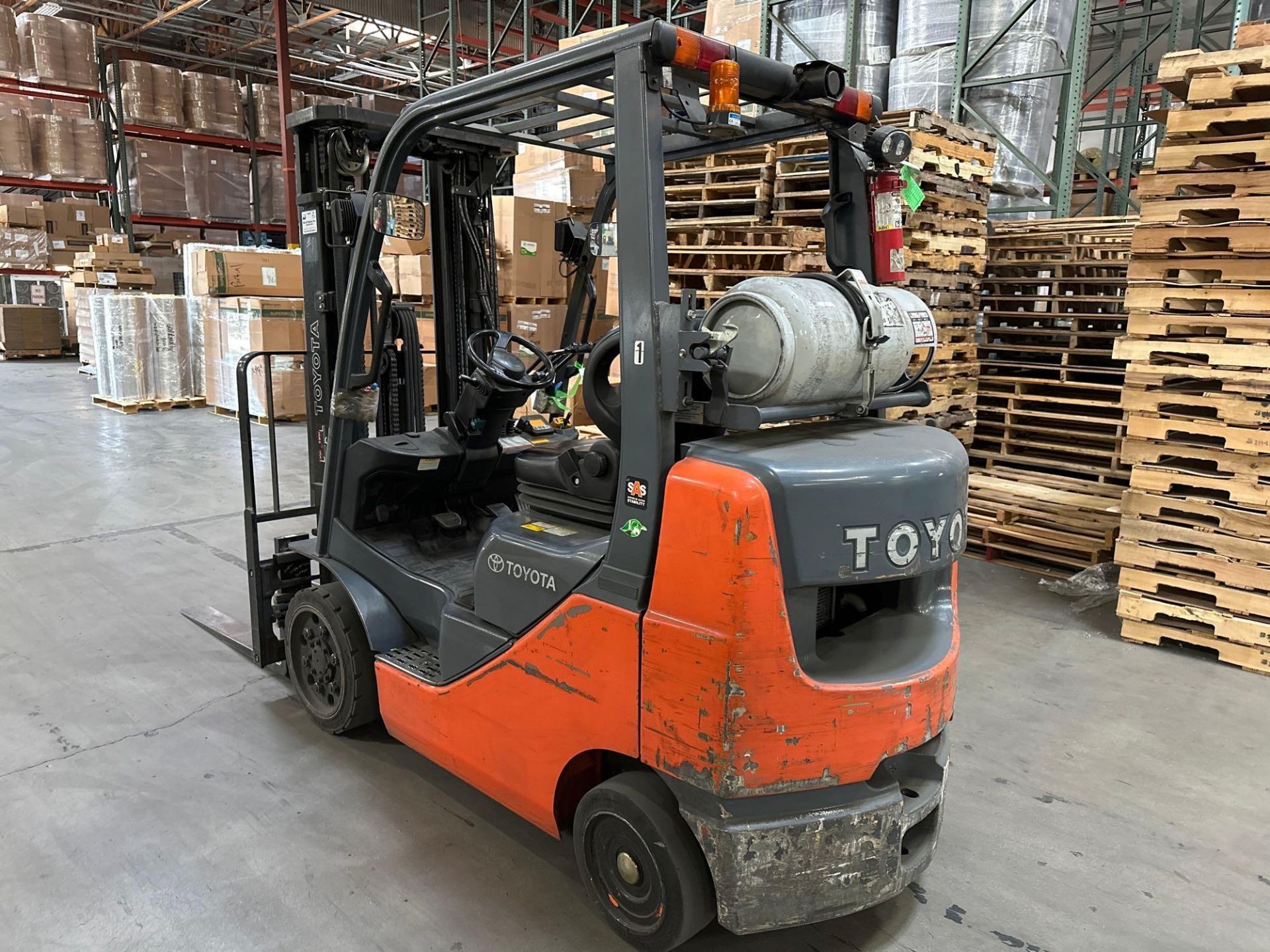 5000 Lbs Toyota 8FGCU25 Forklifts, s/n 60828 - Image 4 of 8