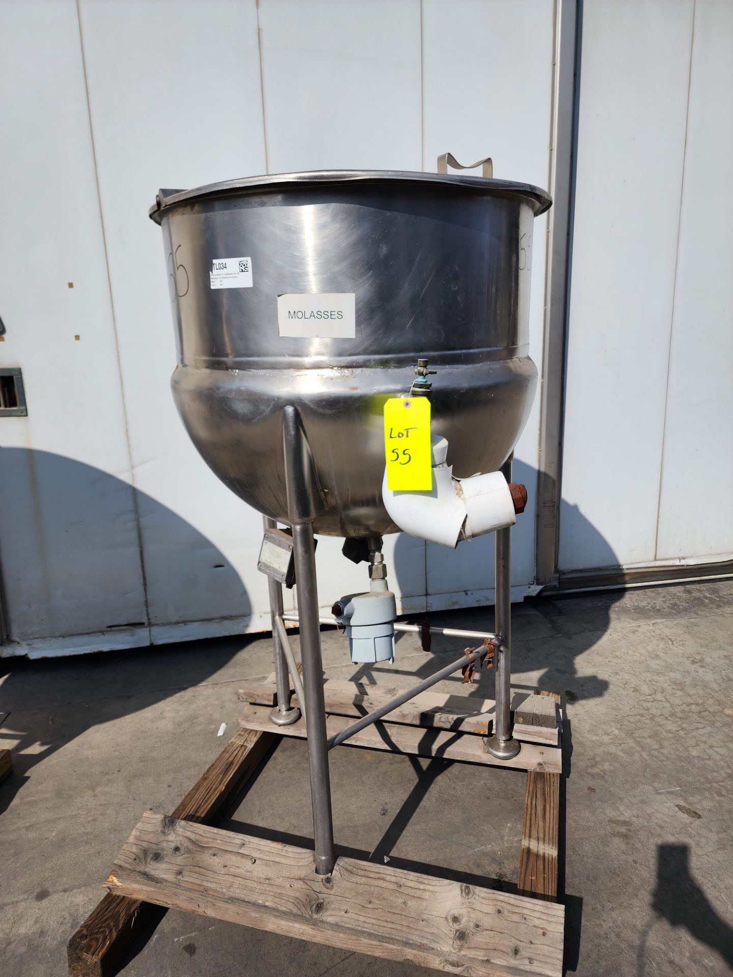 Lee Steam Fired Jacketed Kettle, Model 75D, SN 443 T, 75 Gallon Capacity.