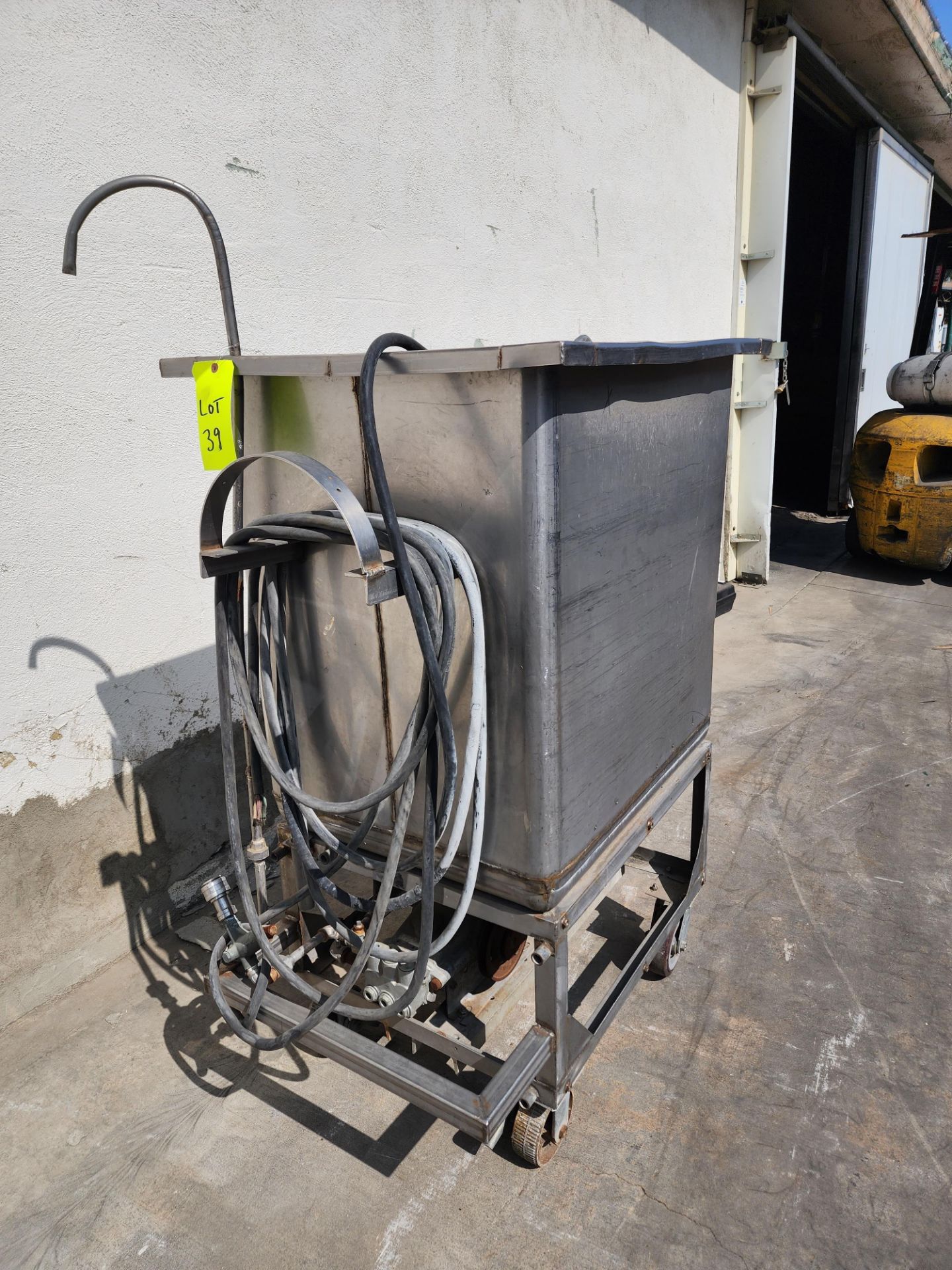 Stainless Steel Tank on wheels, 34" x 28" x 31"