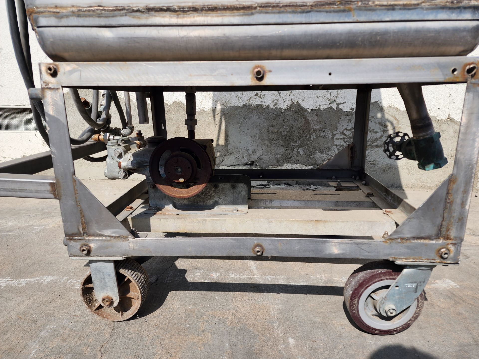 Stainless Steel Tank on wheels, 34" x 28" x 31" - Image 6 of 6