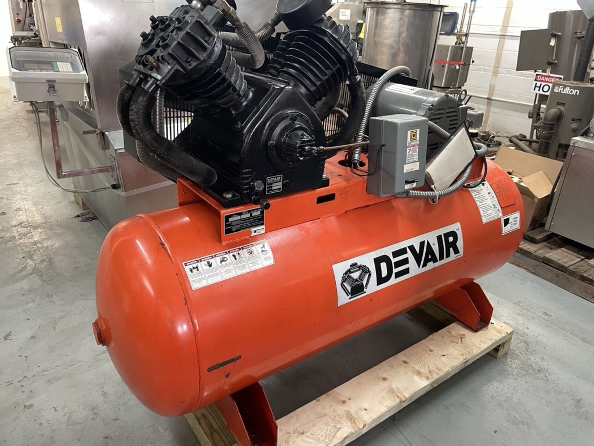 Devair Air Compressor - Image 2 of 5