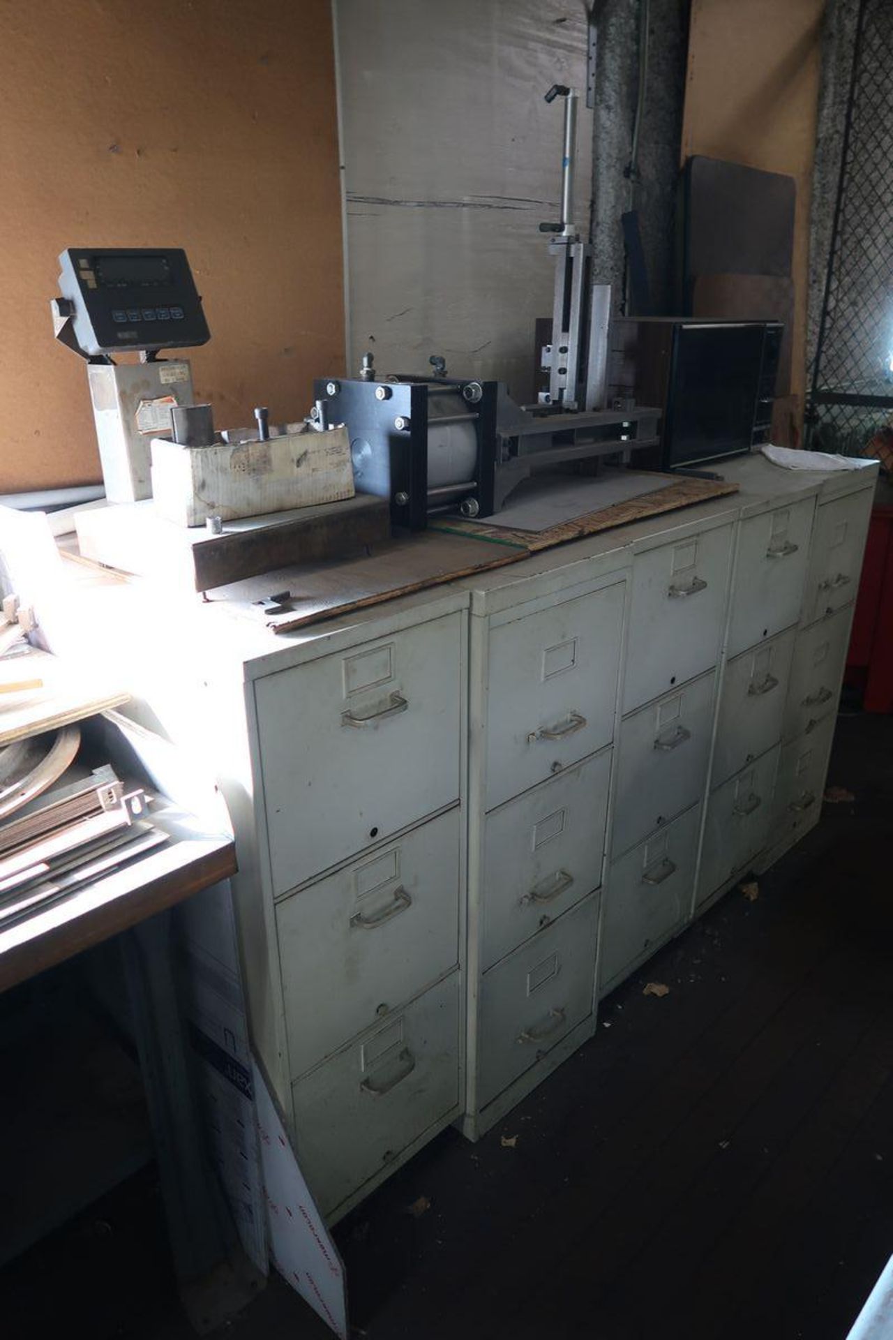 Lot of Assorted Shop Furniture - Image 12 of 20