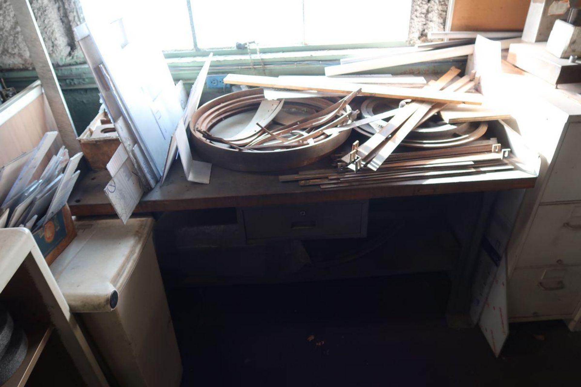 Lot of Assorted Shop Furniture - Image 11 of 20