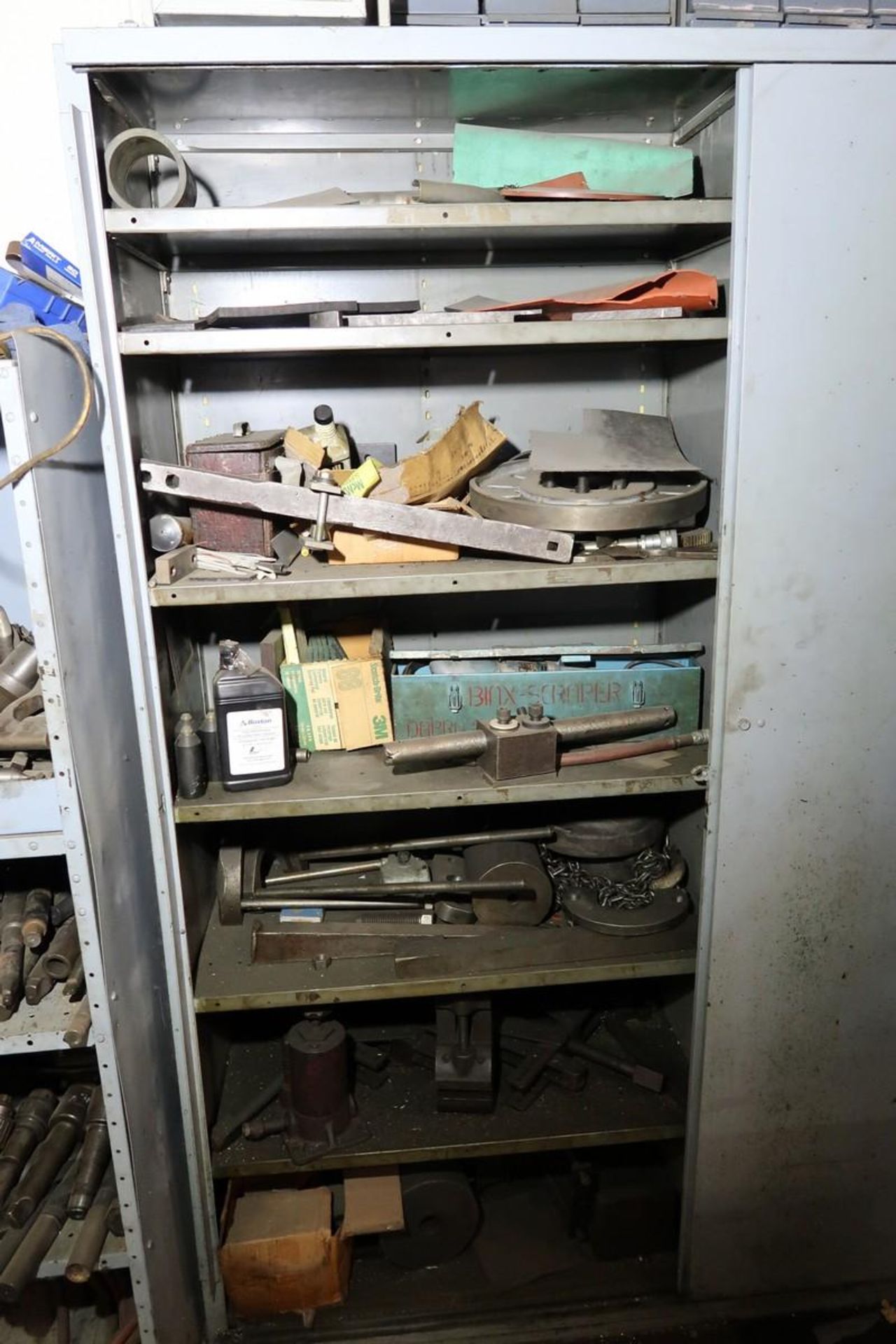 Cabinets/Racking with Assorted Lathe Tooling - Image 4 of 6