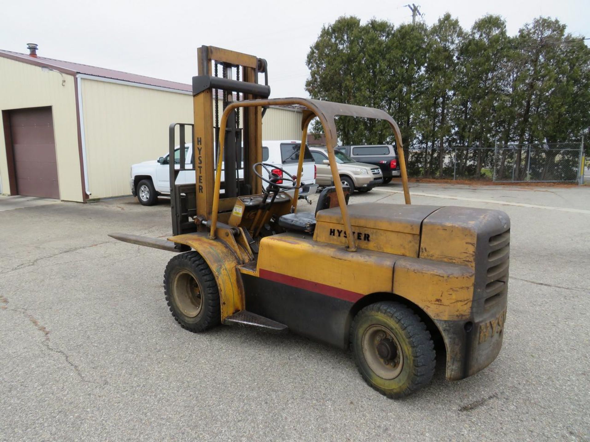 HYSTER H80C 8,000 LB. CAPACAITY GASOLINE POWERED FORKLIFT - Image 9 of 18