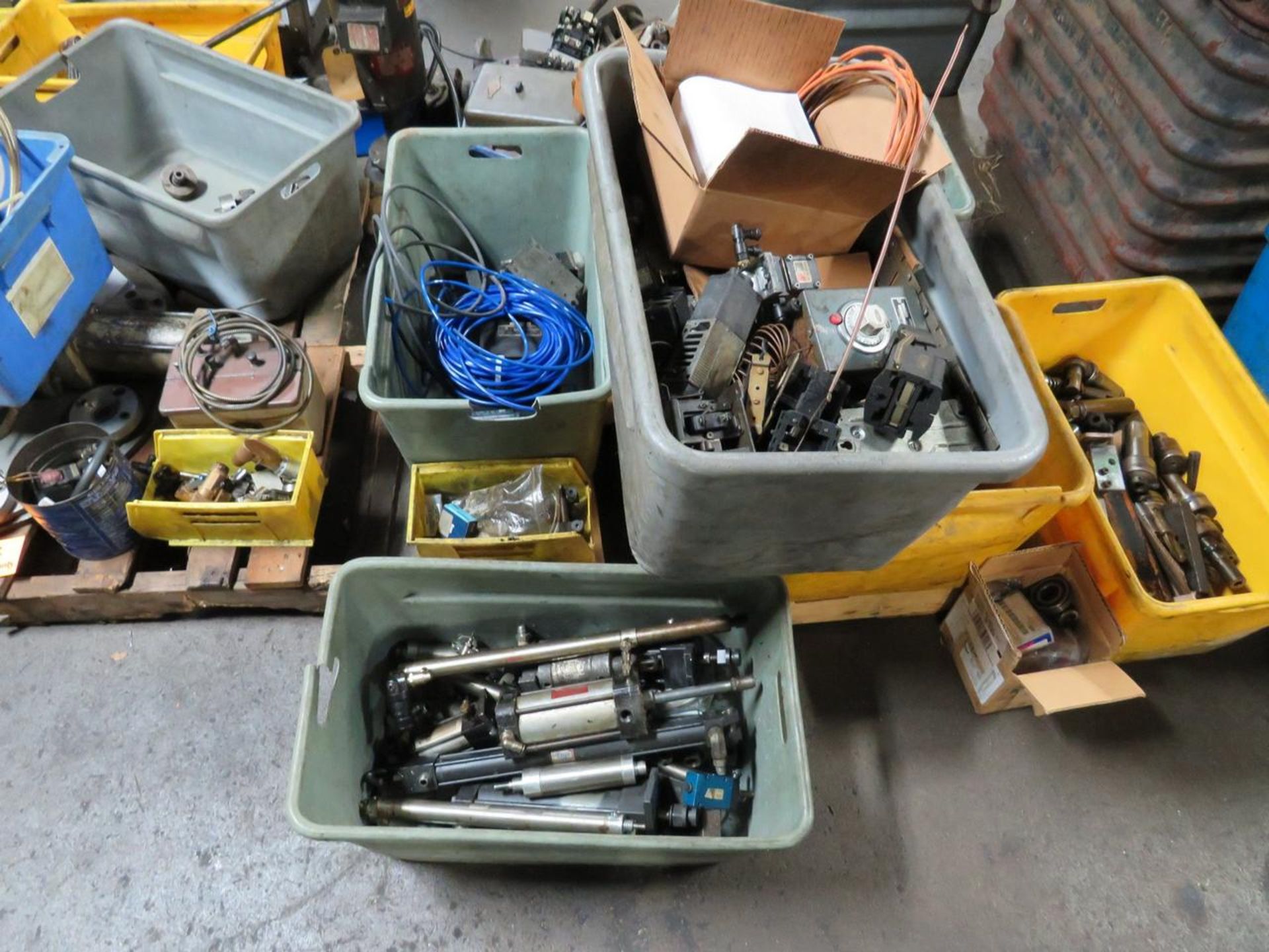 LOT OF MISC SHOP EQUIPMENT - Image 6 of 9