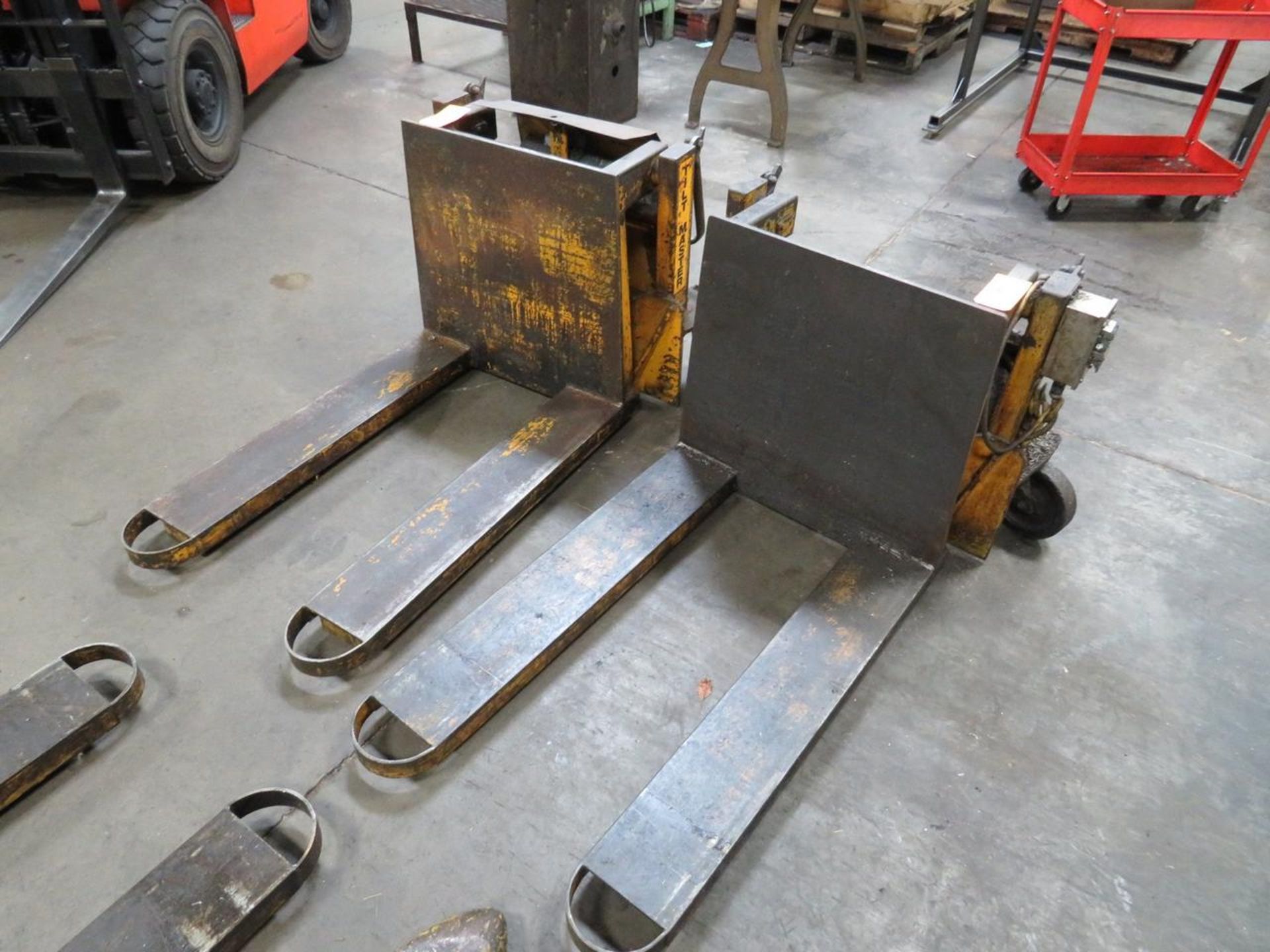 LOT OF (2) POWER PALLET LIFTS - Image 4 of 4