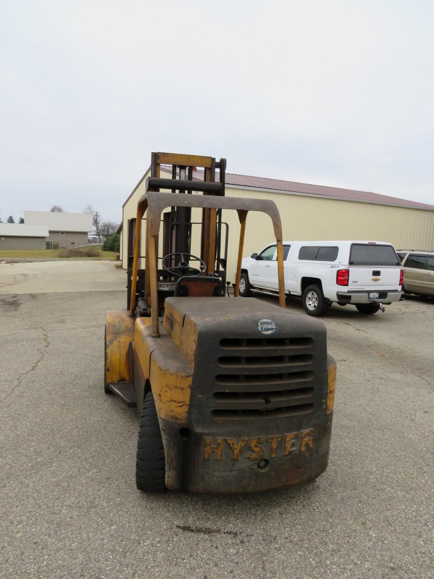 HYSTER H80C 8,000 LB. CAPACAITY GASOLINE POWERED FORKLIFT - Image 8 of 18