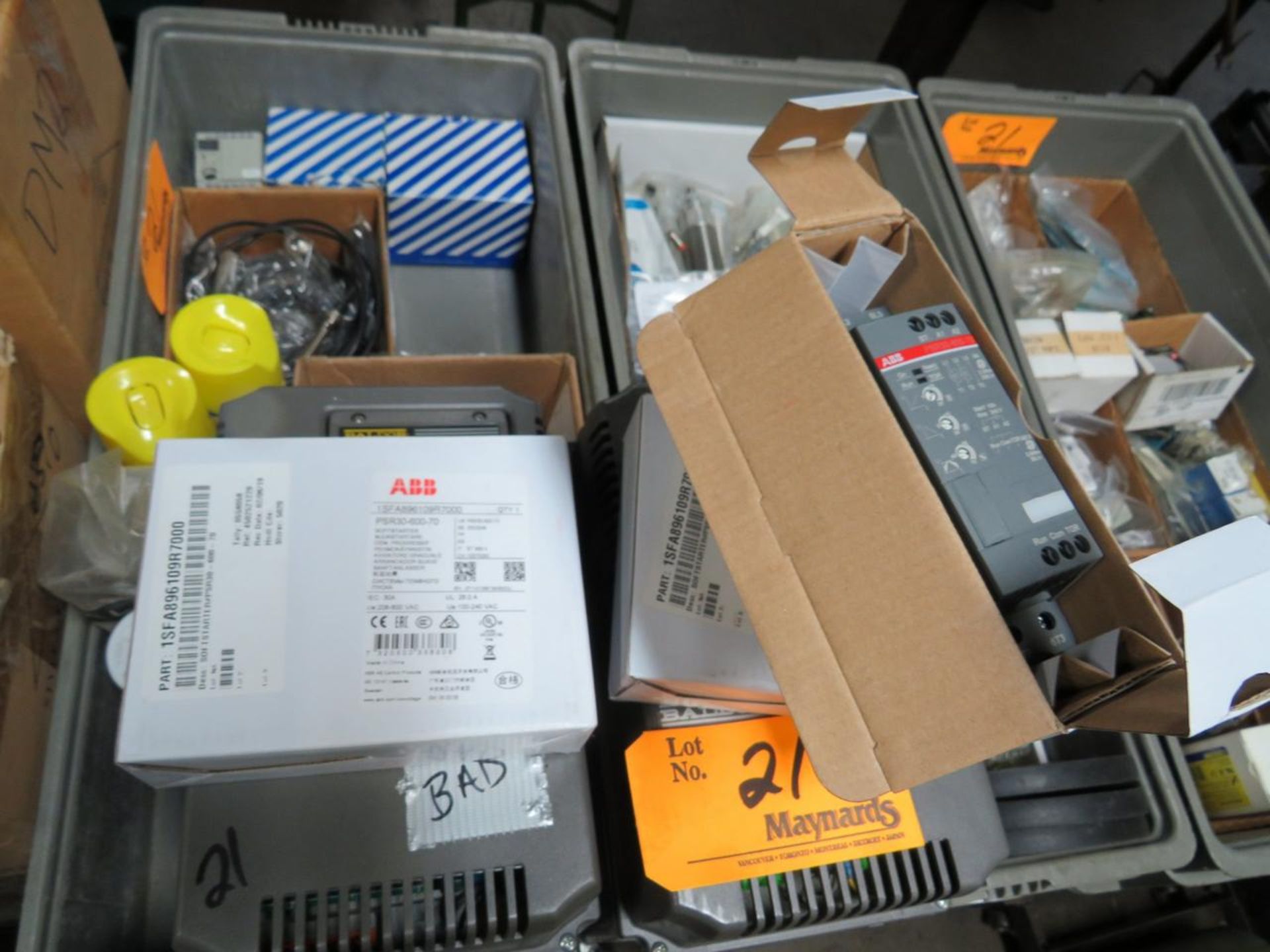 LOT OF PLANT ELECTRONICS & SUPPLIES - Image 9 of 15