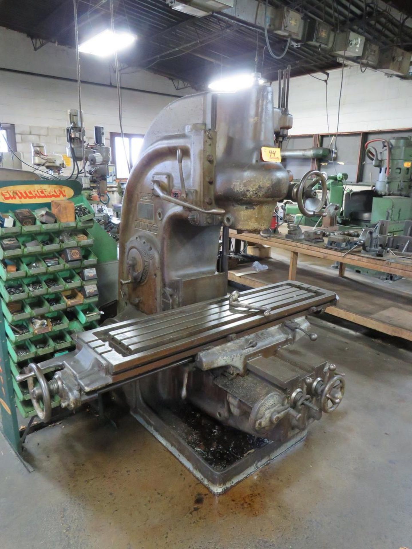 MILWAUKEE #3 VERTICAL VERTICAL PRODUCTION TYPE MILLING MACHINE, - Image 2 of 12