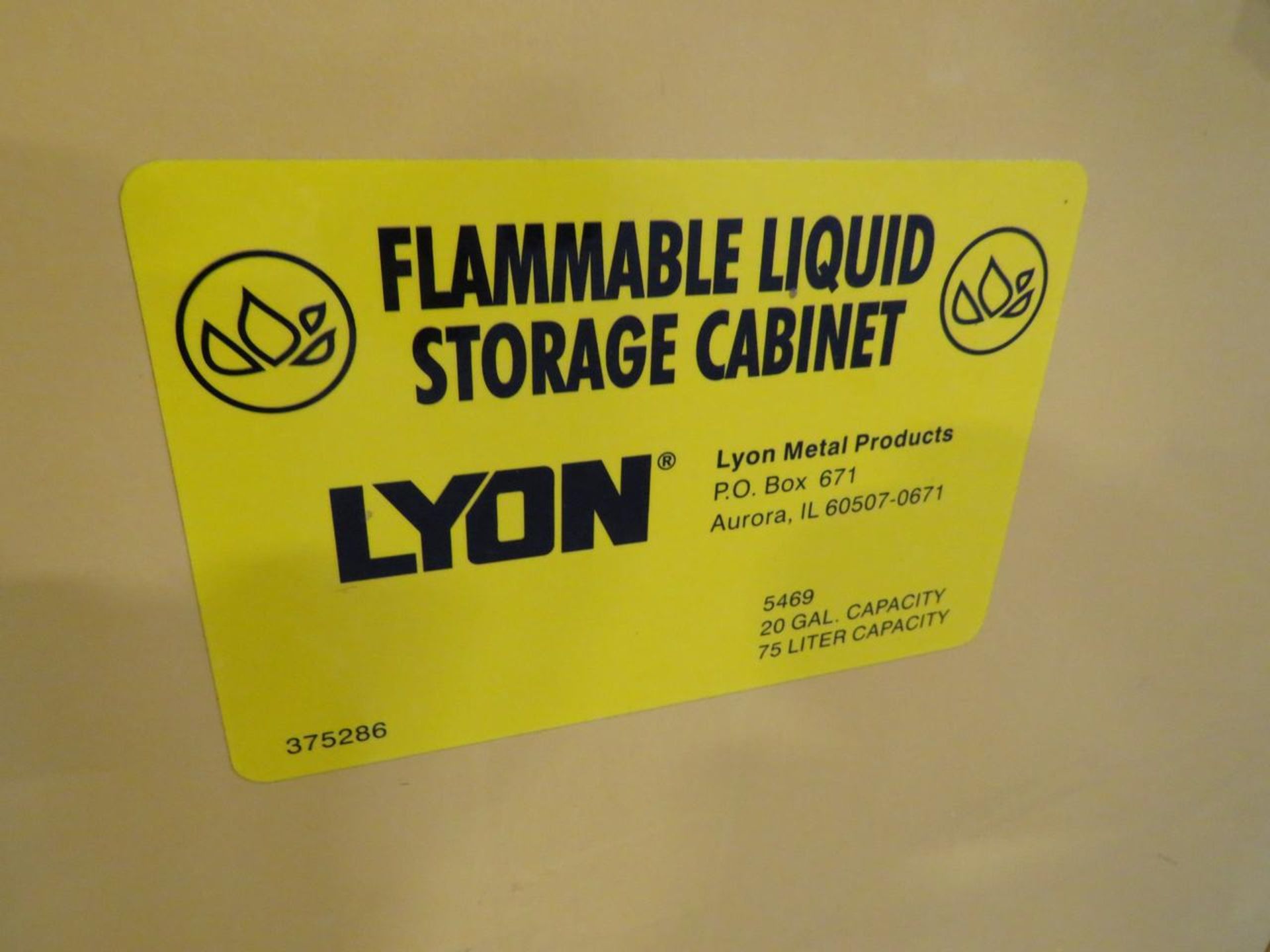 Lyon 5469 20 Gallon Flammable Liquids Storage Cabinet - Image 3 of 3