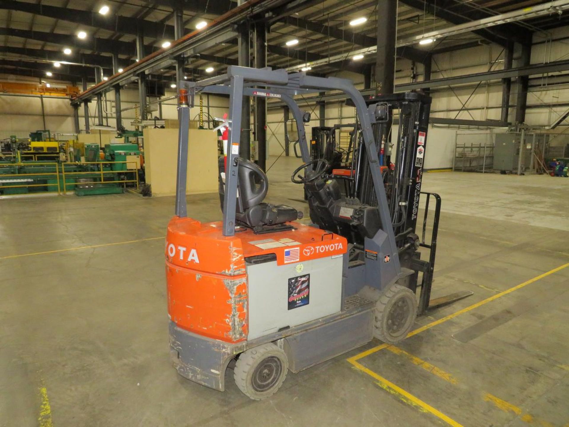 Toyota 7FBCU32 5,750 Lb Capacity Electric Forklift - Image 3 of 21