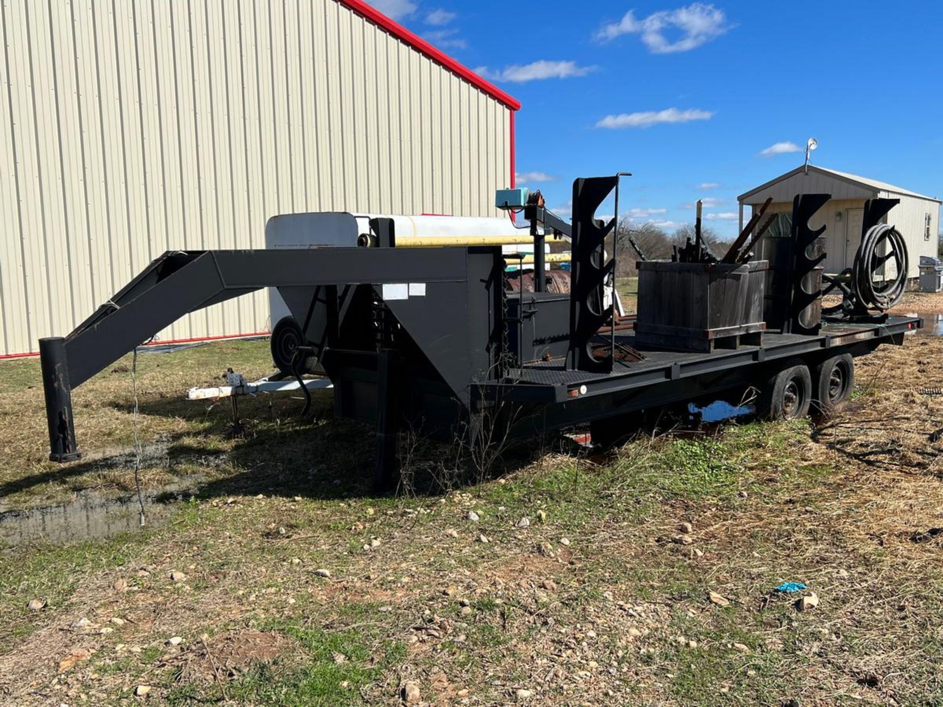 9760 Approx. 20' L x 8' W Goose Neck Trailer