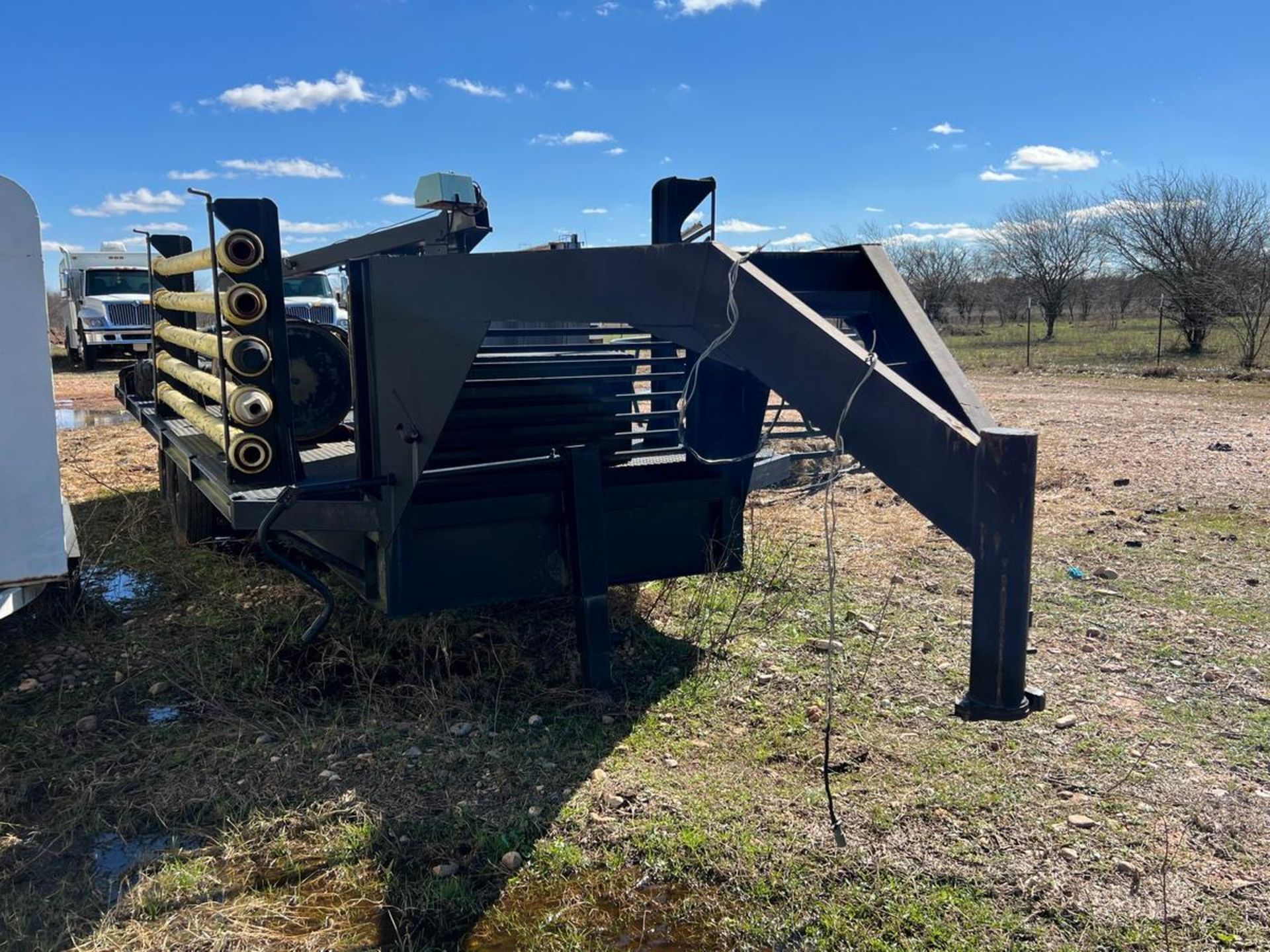 9760 Approx. 20' L x 8' W Goose Neck Trailer - Image 2 of 6