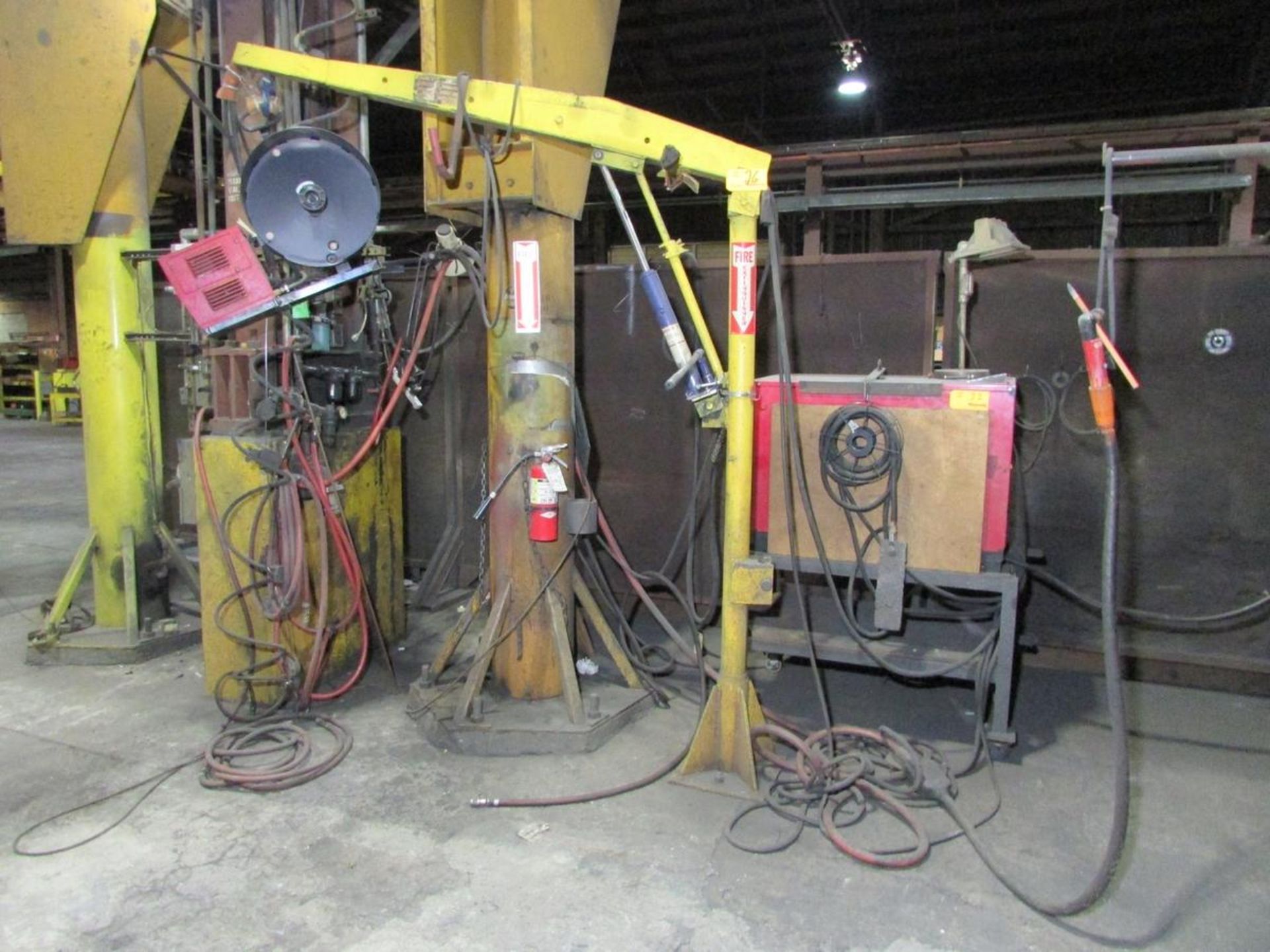 Lincoln Electric Idealarc DC1000 Welding Power Source w/ Welding Boom