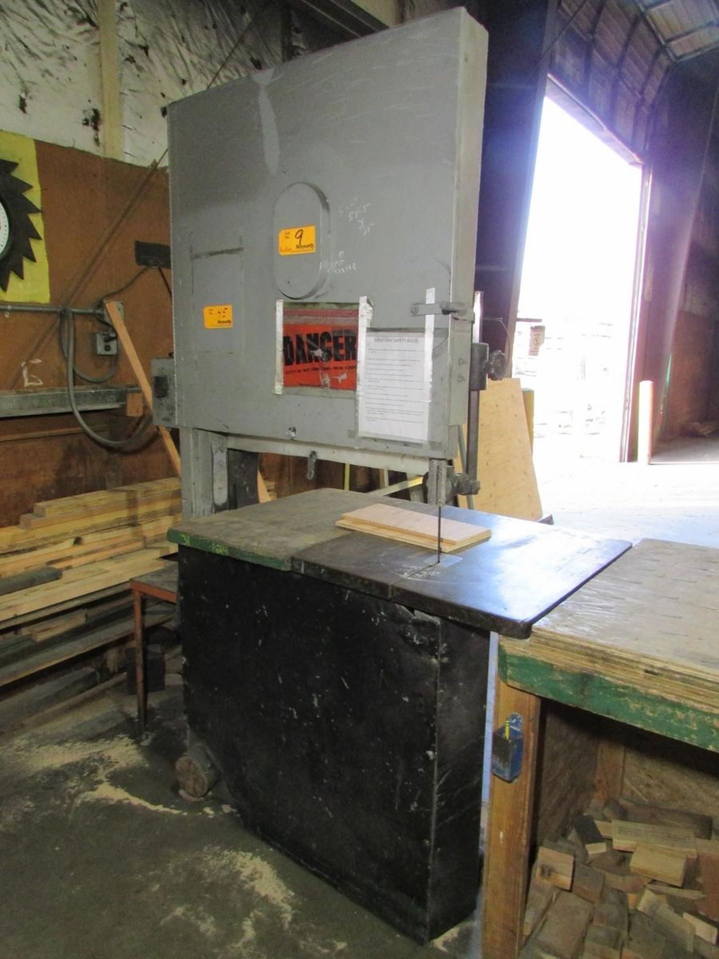 36" Vertical Bandsaw [Late Delivery]