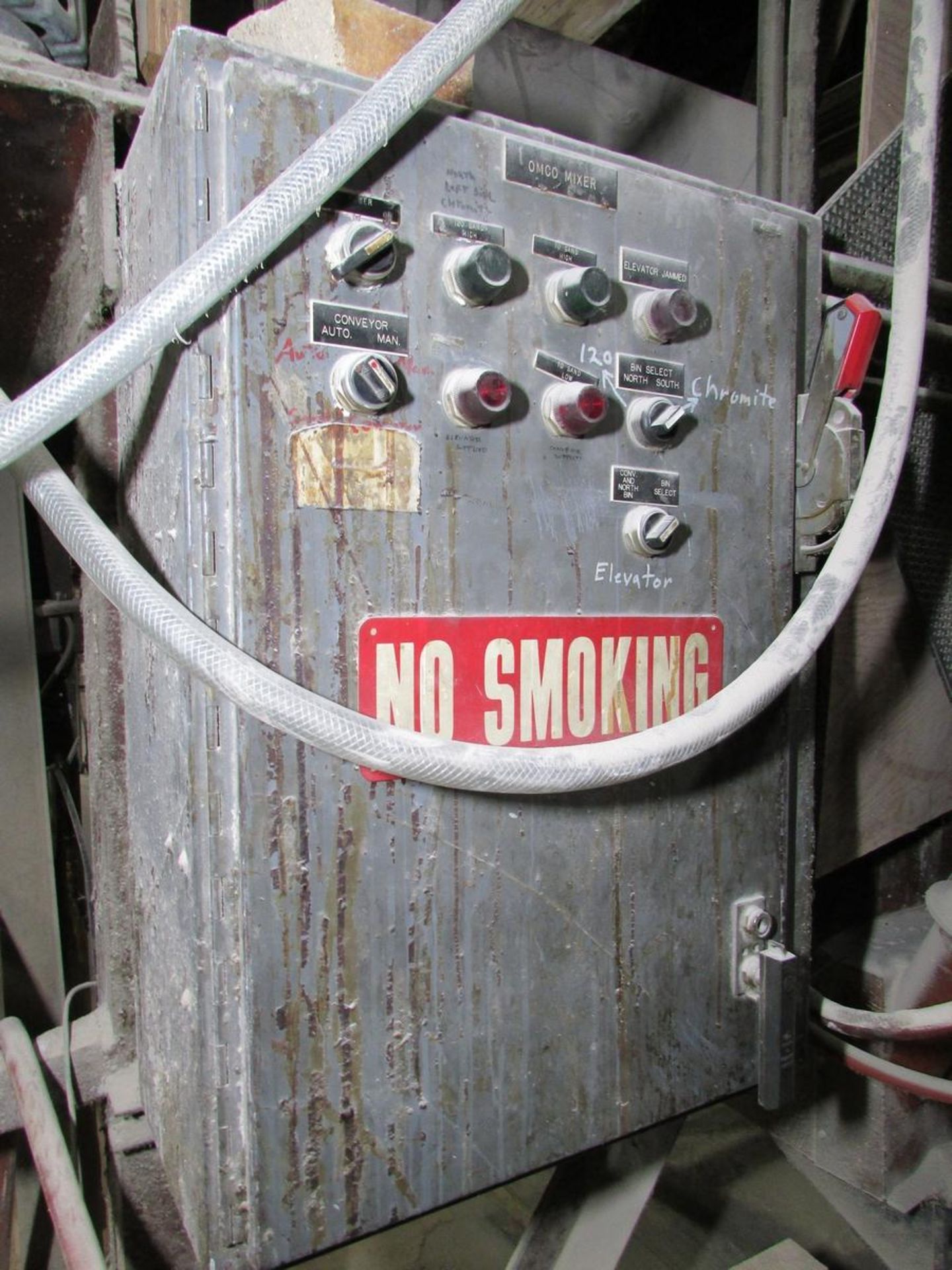 Universal 20' Bucket Elevator with Steel Platform and Controls - Image 6 of 8