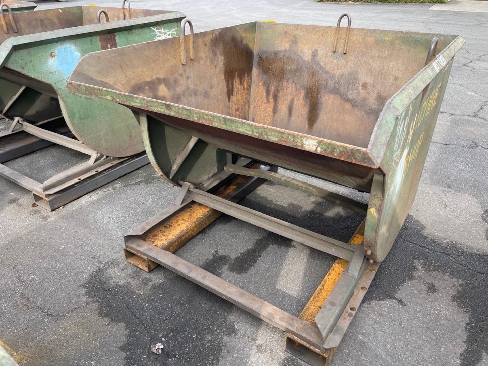 Equipment Fabricating Corp Self Dumping Hopper - Image 3 of 4