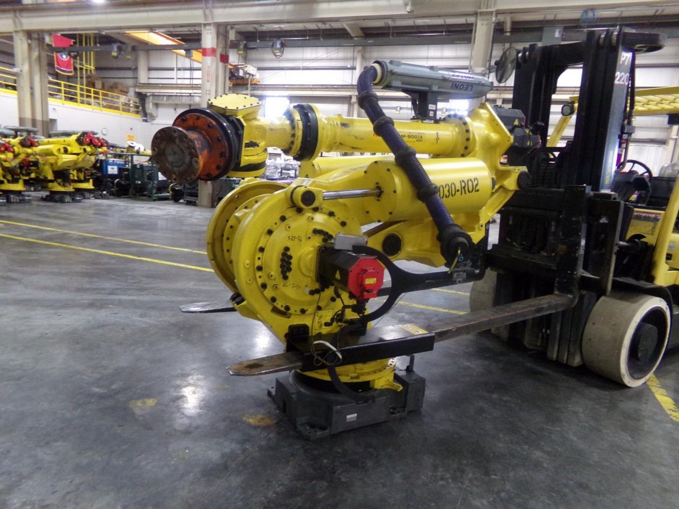 Fanuc M-900ia Robots