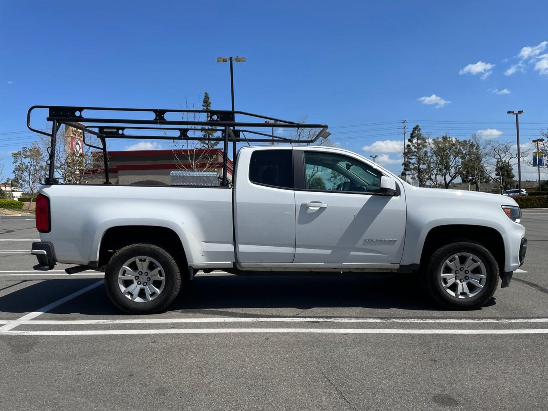 2022 Chevrolet Colorado LT Extended Cab 4x2 Pickup Truck - Image 7 of 23